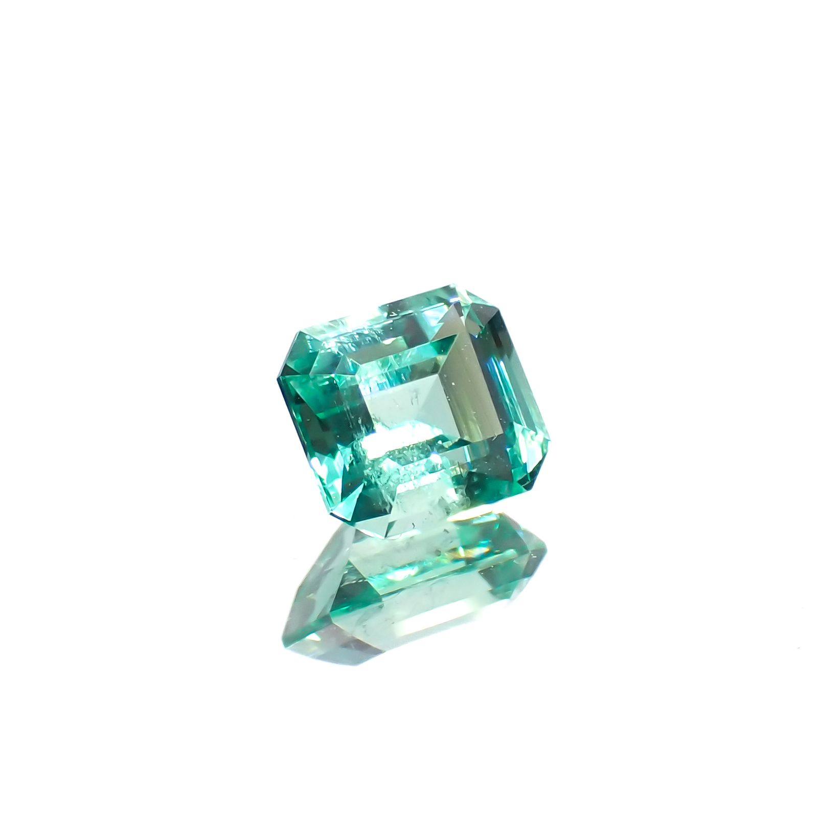 ノンオイル エメラルド ロシア産 0.49ct[230421690]5x4.4mm前後