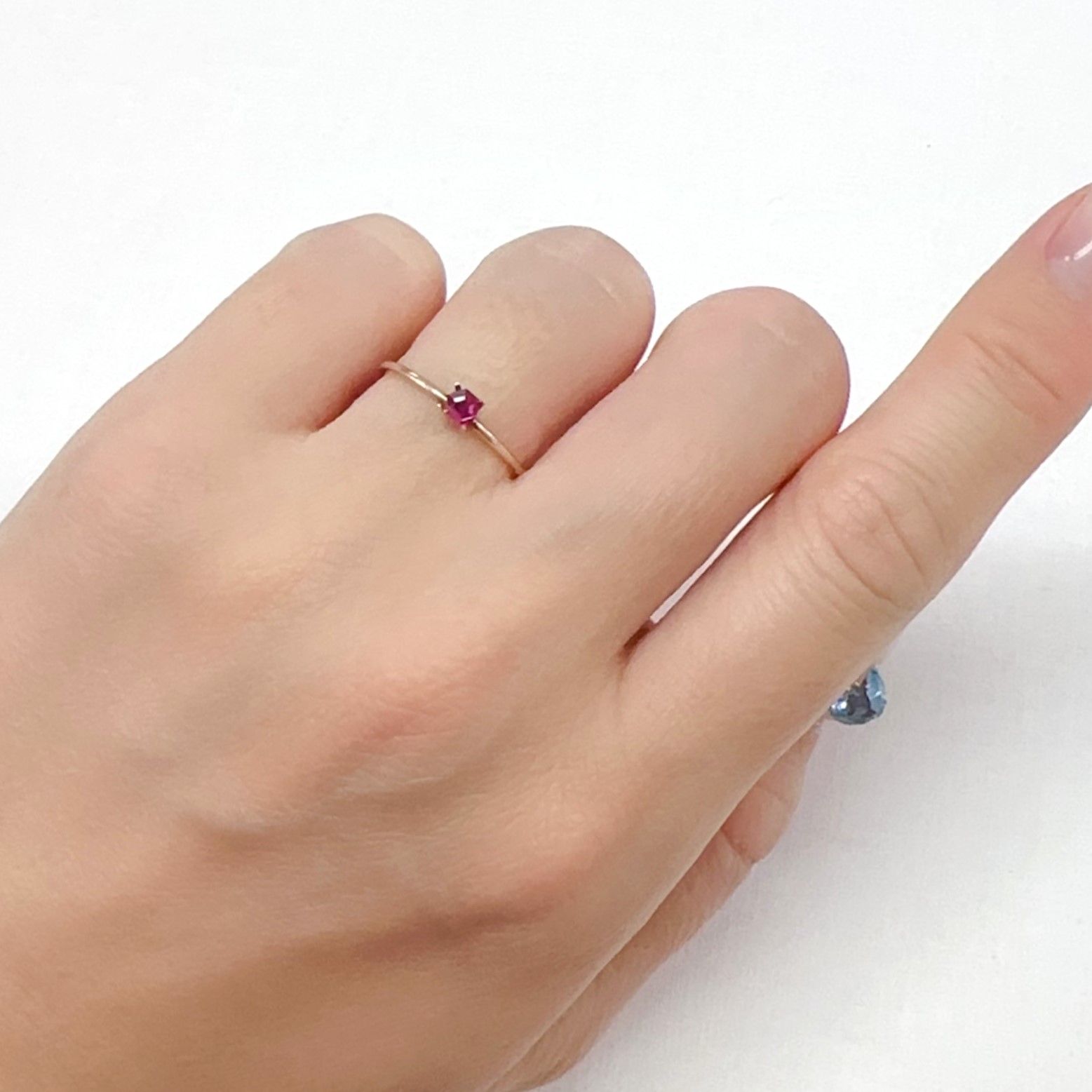 ◇ヘキサゴンカット◇ルビー 非加熱 モザンビーク産 0.11ct[240427101]3x3mm前後