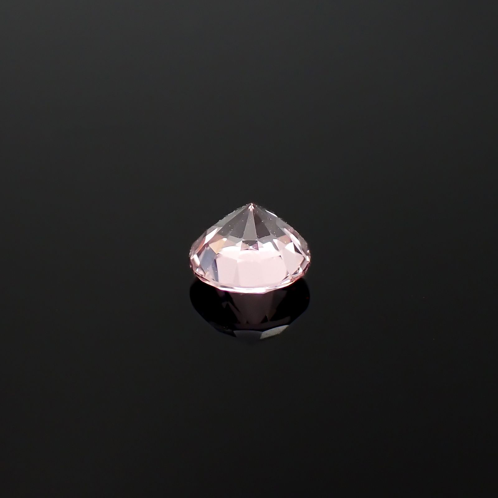 ドラゴンガーネット タンザニア産 0.60ct / 5x5mm前後 [260532242]