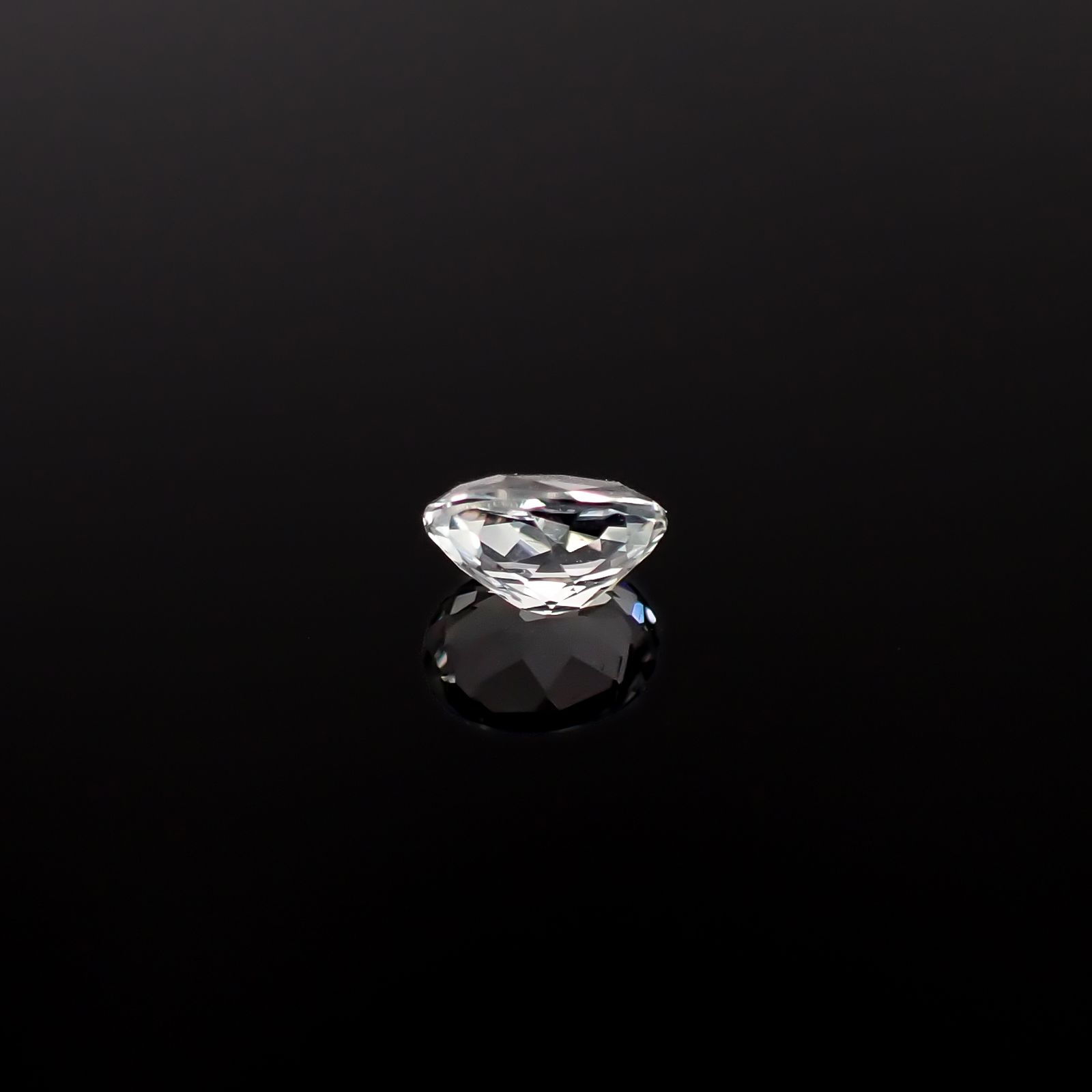 アクロアイト ナイジェリア産 0.35ct / 5.1x3.8mm前後 [251231359]