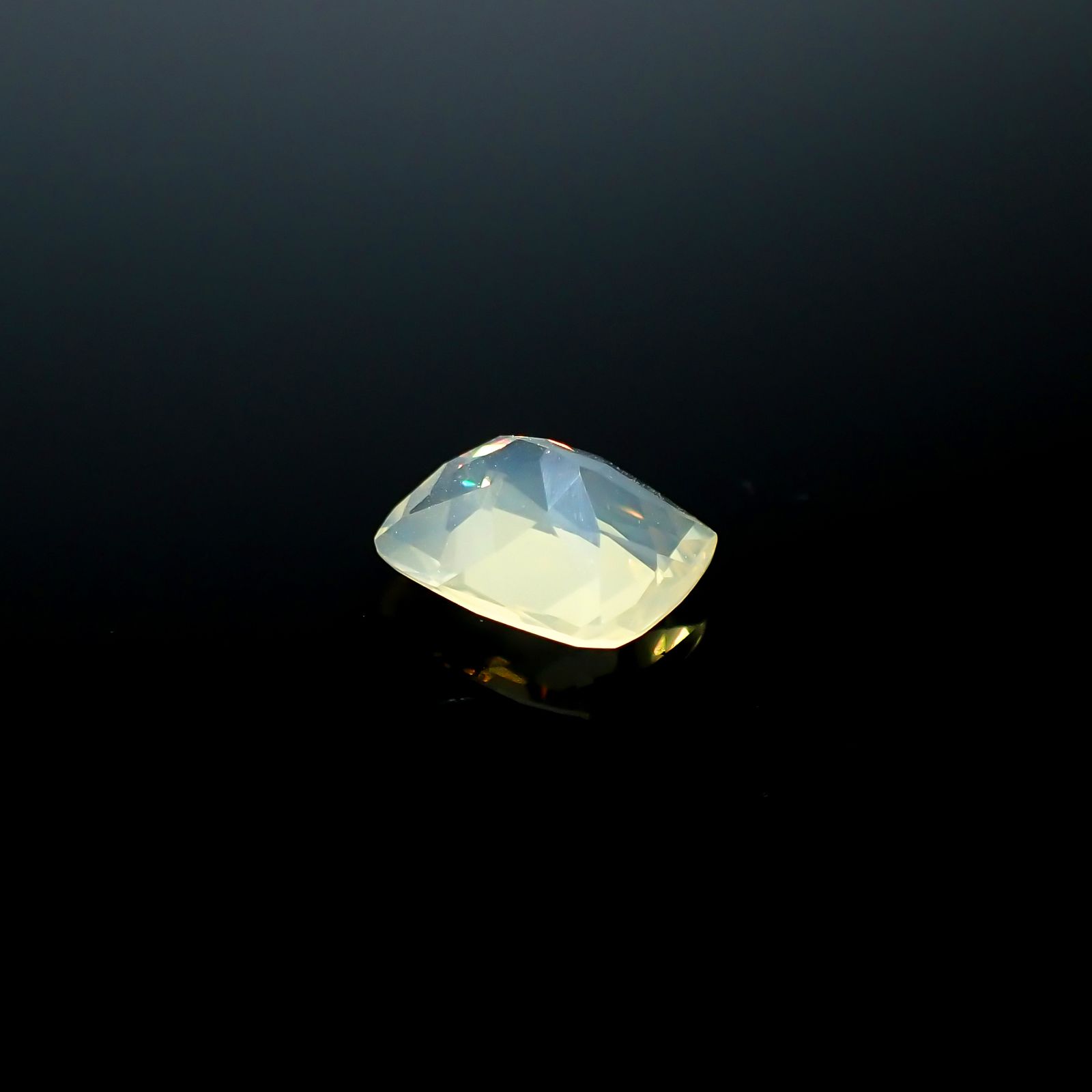 イエローオパール メキシコ産 1.46ct[240226200]9.2x7.5mm前後