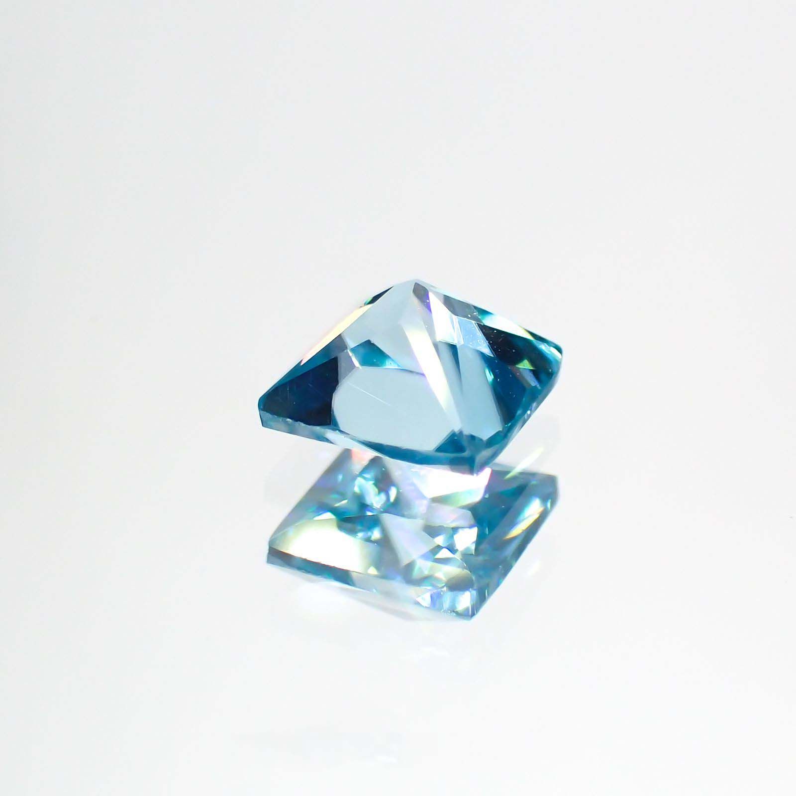 ◇プリンセスカット◇ブルージルコン(宝石名ジルコン)カンボジア産 1.00ct 識別済[220113991]5.1x5.1mm前後