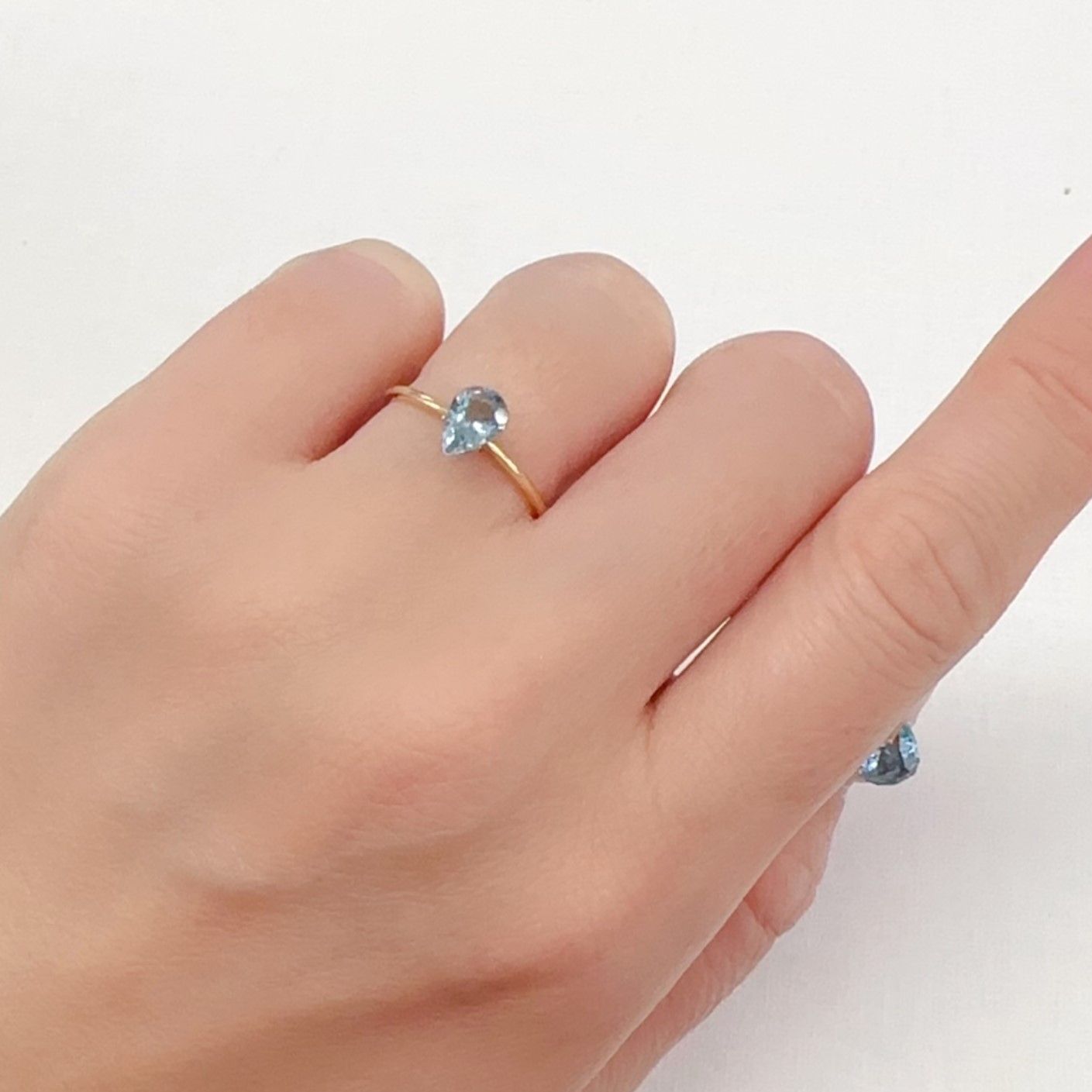 アクアマリン サンタマリアカラー マダガスカル産 0.55ct[240326960]6.8x4.8mm前後