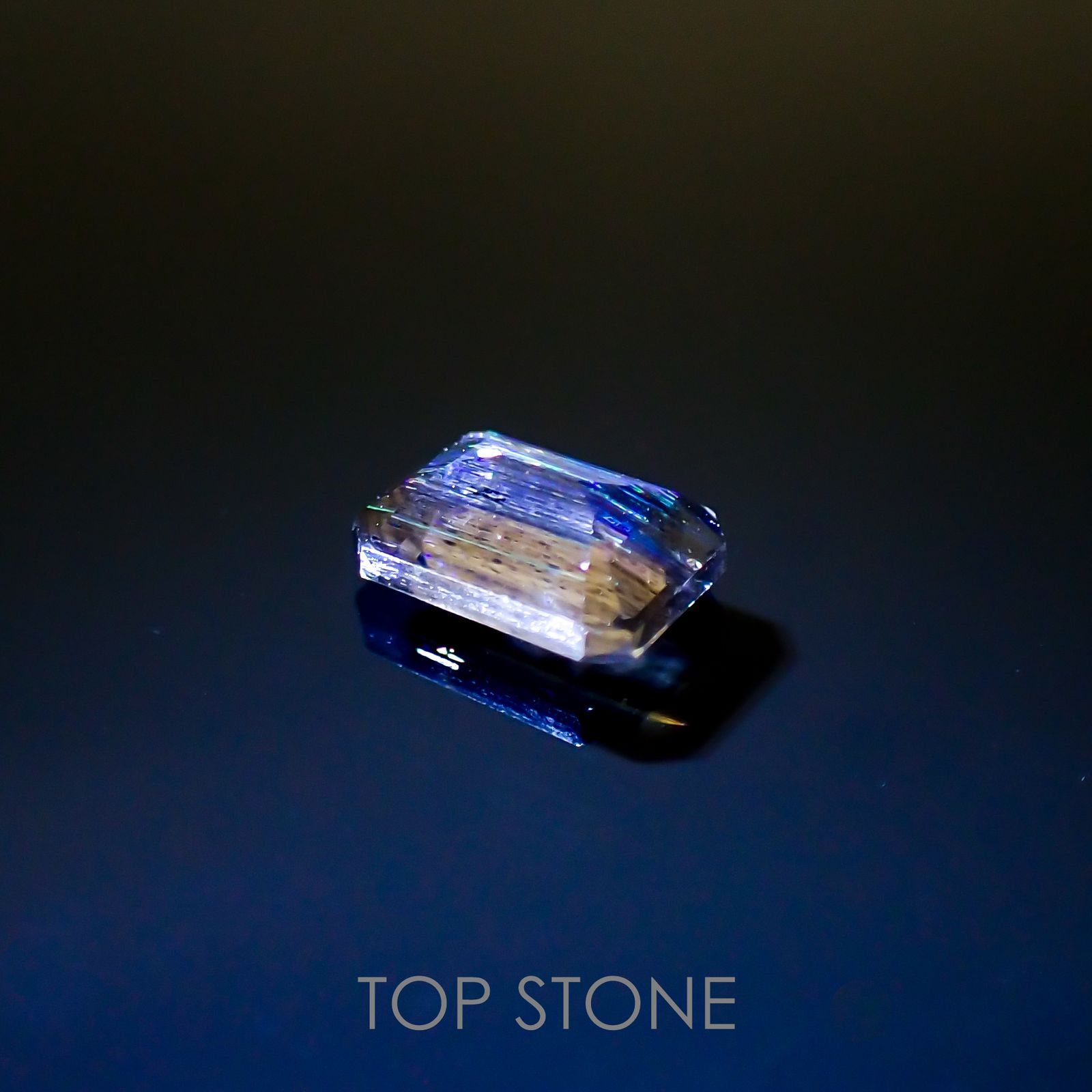 レインボースキャポライト ブラジル産 ルース 0.84ct[210711527]6.9×4.9mm前後
