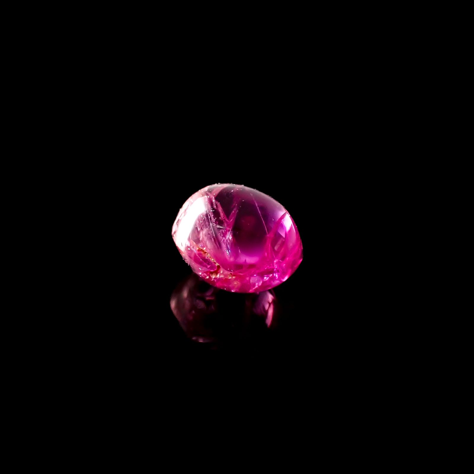 ルビー 非加熱(宝石名ルビー)ビルマ産 0.84ct 識別済[240628066]5.3x4mm前後