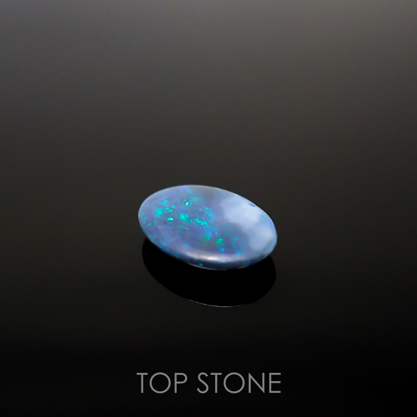 ブラックオパール オーストラリア産 ルース 0.72ct[210611323]8.8×6.7mm前後