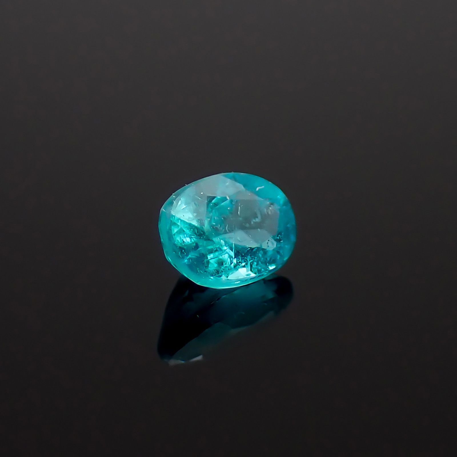 パライバトルマリン ブラジル・パライバ州バターリャ鉱山産 0.10ct / 3.4x2.4mm前後 [260932808]