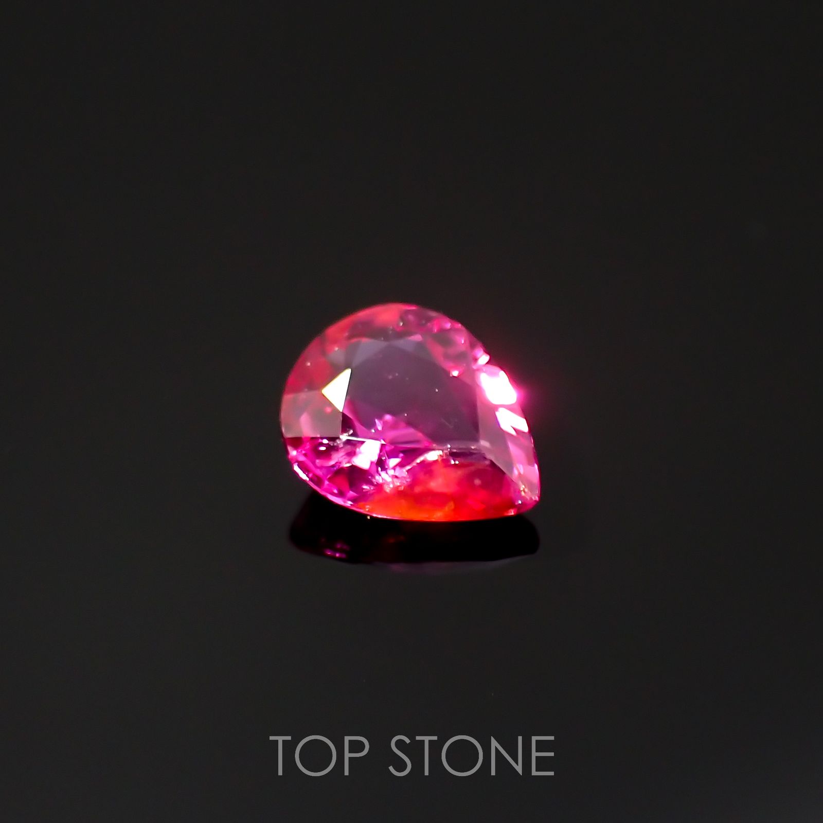 ルビー(宝石名ルビー)モザンビーク産 0.61ct 識別済[220616087]5.9x4.9mm前後
