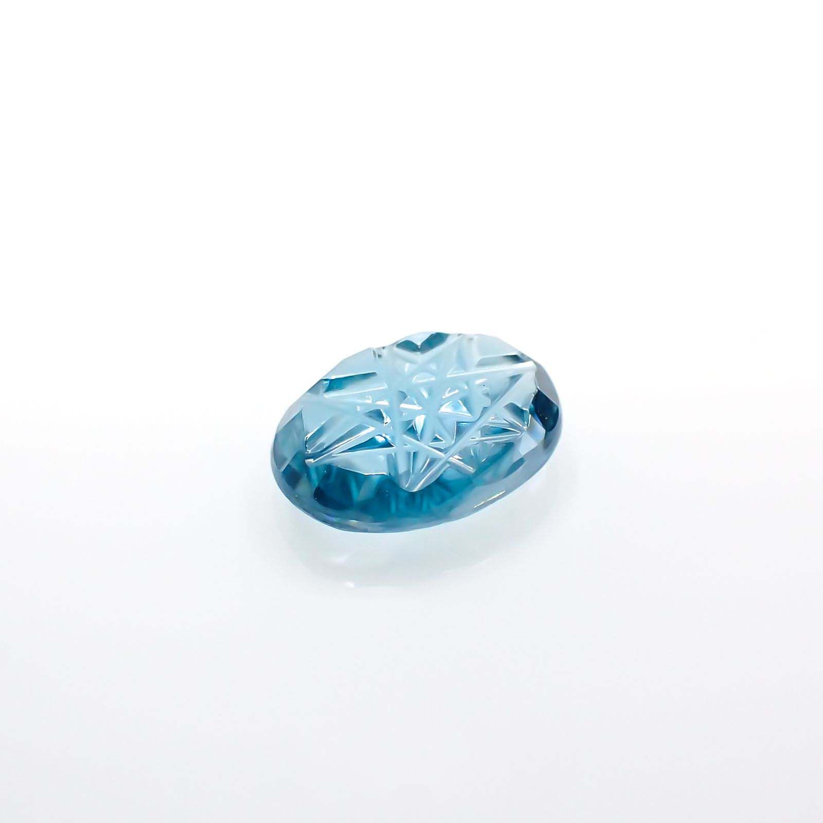 ◇甲州貴石切子Plus Three◇ブルージルコン カード付き(宝石名ジルコン)カンボジア産 1.55ct 識別済[220114610]7.9x6mm前後