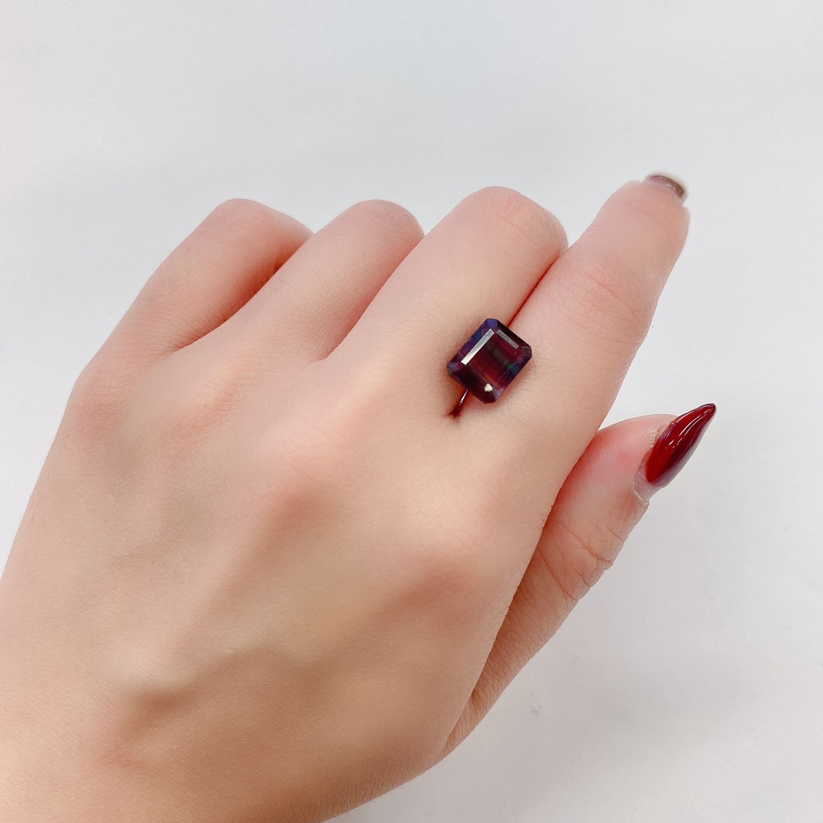 パーティカラーフローライト(宝石名パーティカラード・フルオライト) ブラジル産 4.63ct 識別済[21028514]10×8mm前後