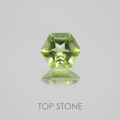 <ランダムセレクト1個販売> ◇ヘキサゴンカット◇ペリドットSA(宝石名ペリドット) アメリカ産 0.30ct前後 識別済[21029578]3.9×3.9mm前後