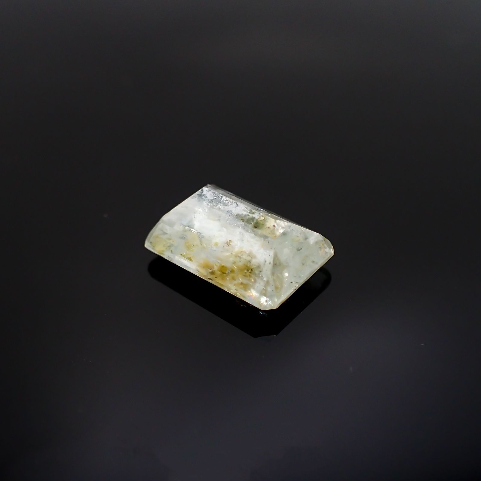 オーロラアクアマリン ブラジル産 6.39ct[220114409]13.9x9.9mm前後