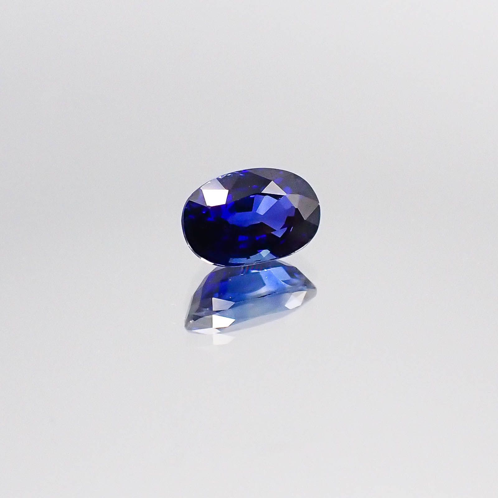 サファイア(宝石名サファイア)スリランカ産 0.97ct 識別済[220717114]6.9x4.5mm前後
