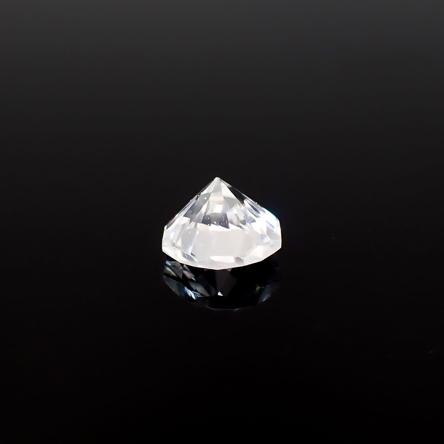 ◇オクタゴンカット◇カラーレスジルコン(宝石名ホワイト・ジルコン)スリランカ/カンボジア産 識別済 0.76ct / 4.8x4.7mm前後 [251231387]