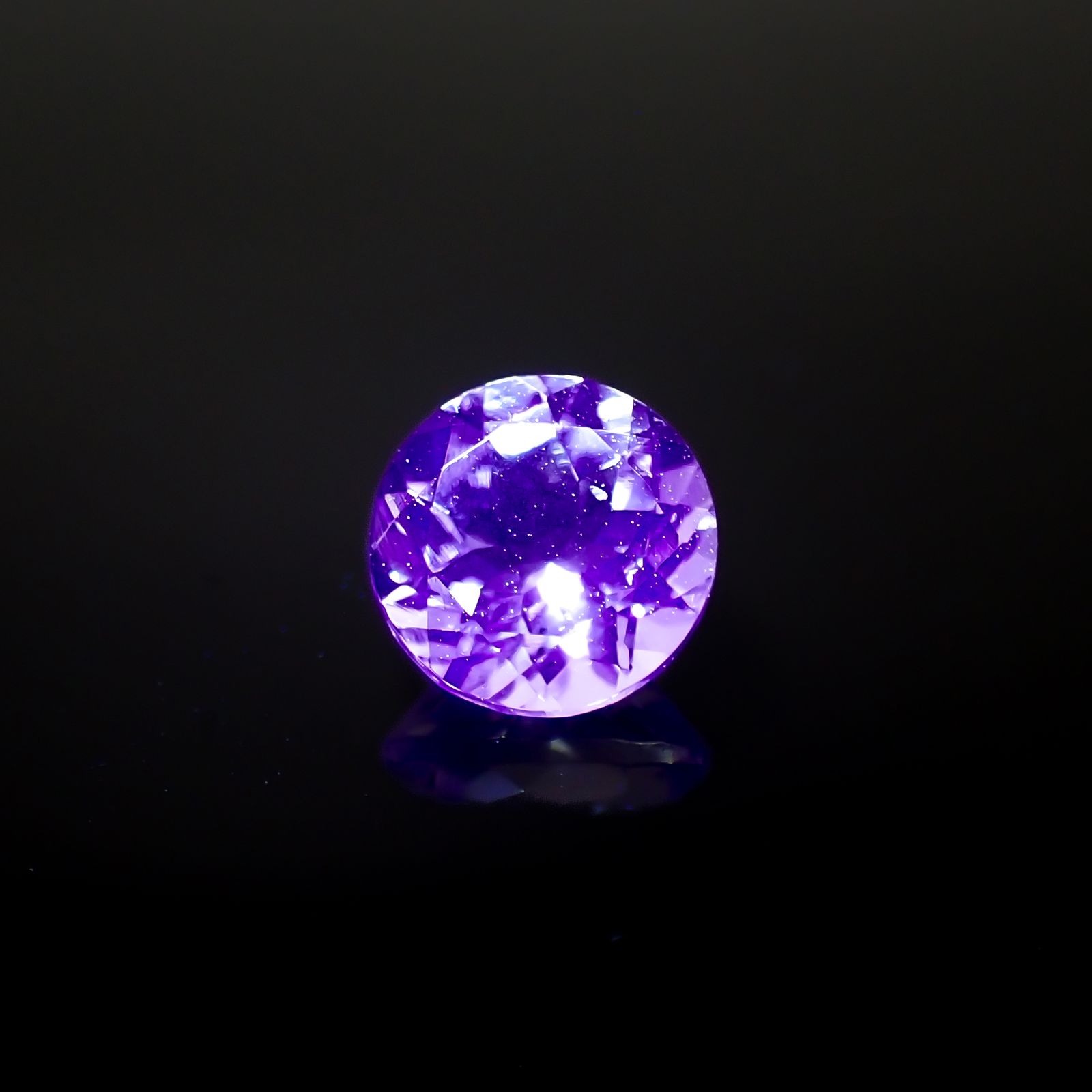 イエロースキャポライト フルオレッセンス(宝石名スキャポライト)タンザニア産 1.11ct 識別済[230722658]6.9x6.9mm前後