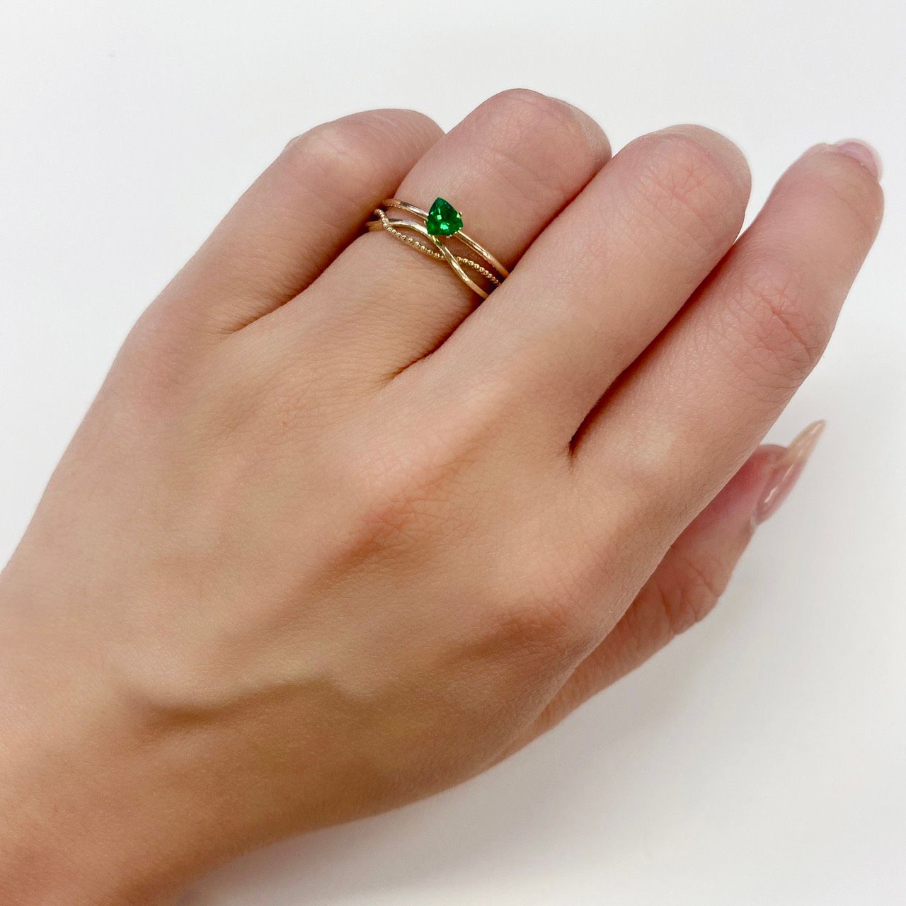 ツァボライト タンザニア産 ルース 0.2ct[21069922]3.9×4mm前後