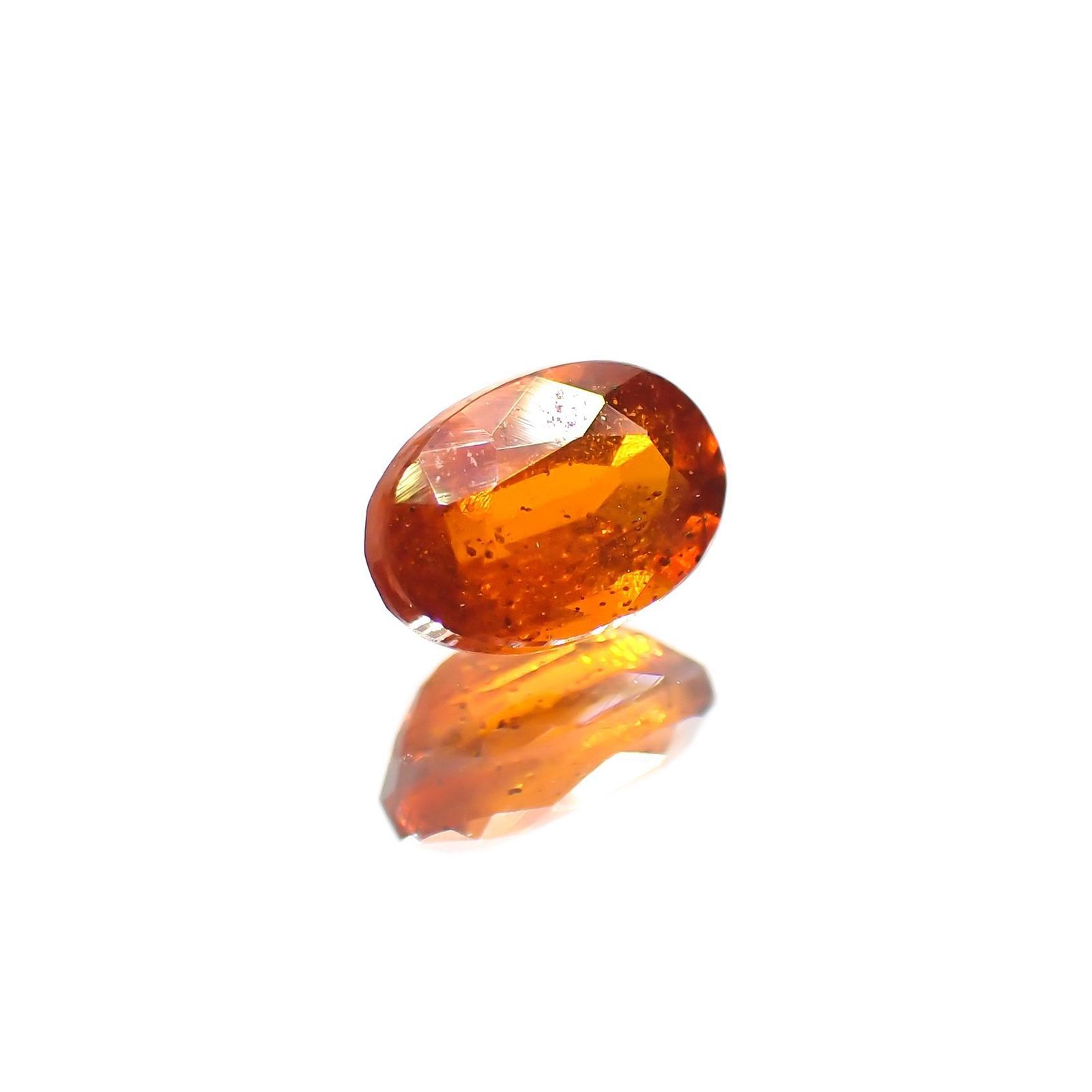 オレンジカイヤナイト(宝石名カイヤナイト) ネパール産 0.74ct 識別済[210310582]6.1×4mm前後