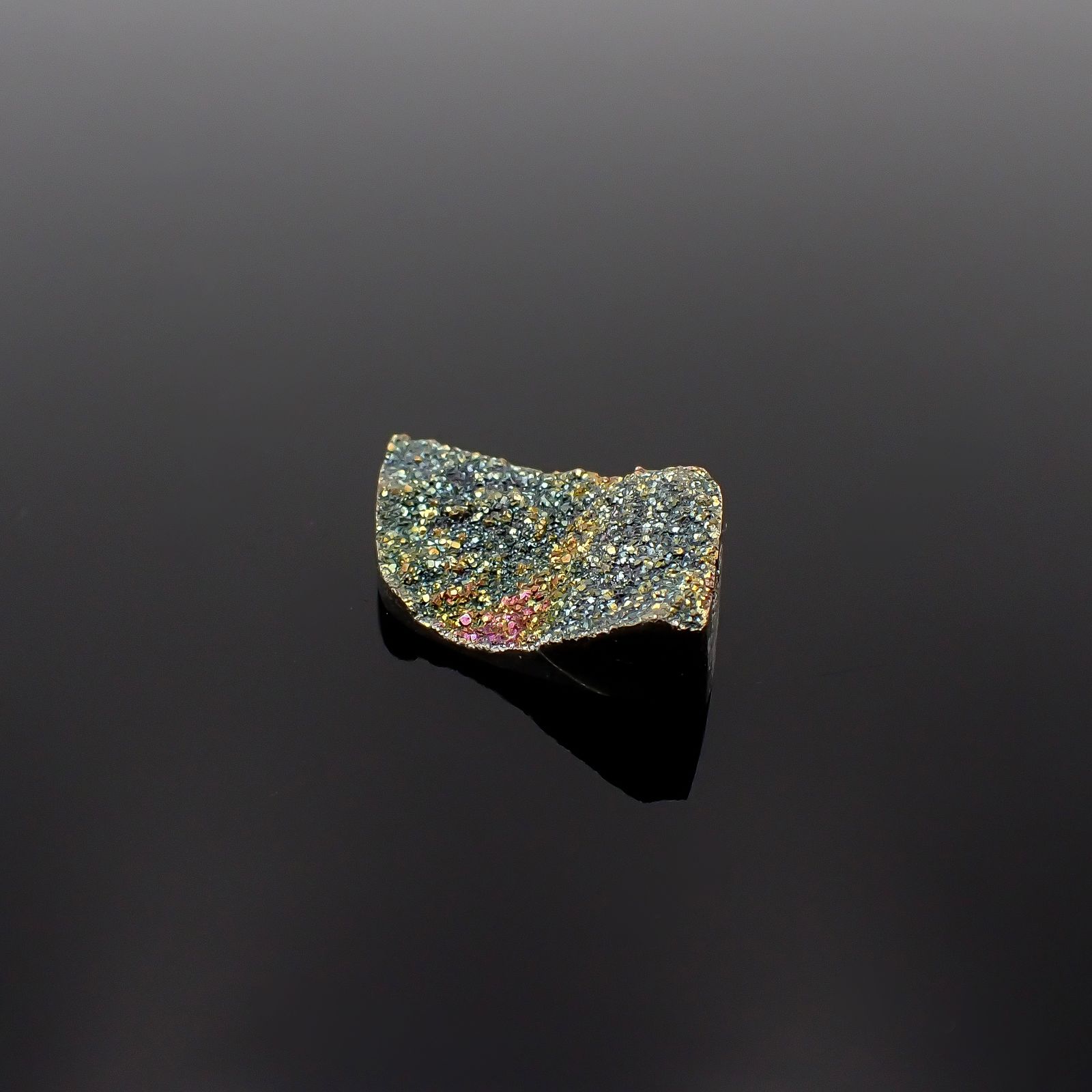 ◇フリーフォーム◇レインボーパイライト 原石 ロシア産 14.79ct[240527472]25x13.2mm前後