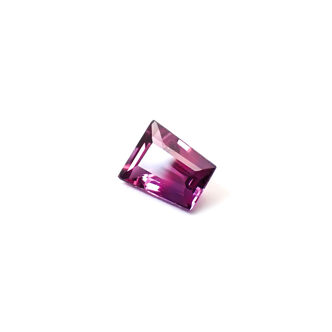 ウィンザーサファイア タンザニア・ウィンザー産 0.19ct / 3.9x3mm前後 [260532139]