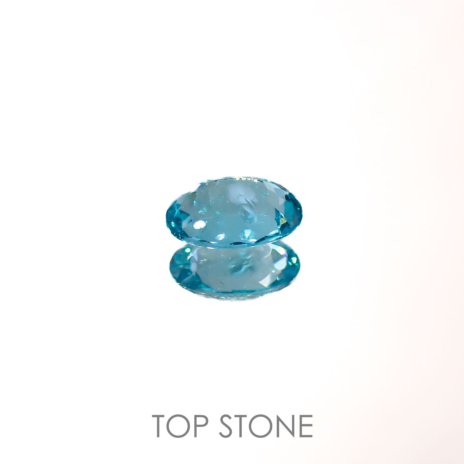 アパタイト(宝石名アパタイト)マダガスカル産 0.92ct 識別済[220616382]7.5x5.1mm前後