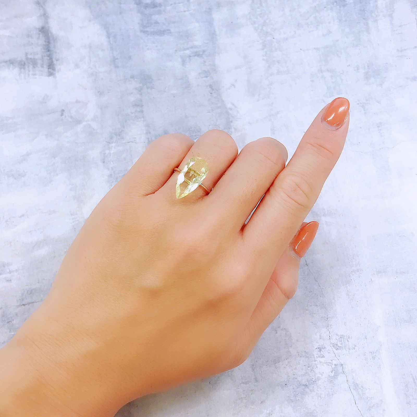 リビアングラス 発見地：エジプト・リビア砂漠 3.84ct[221018199]17.6x9mm前後