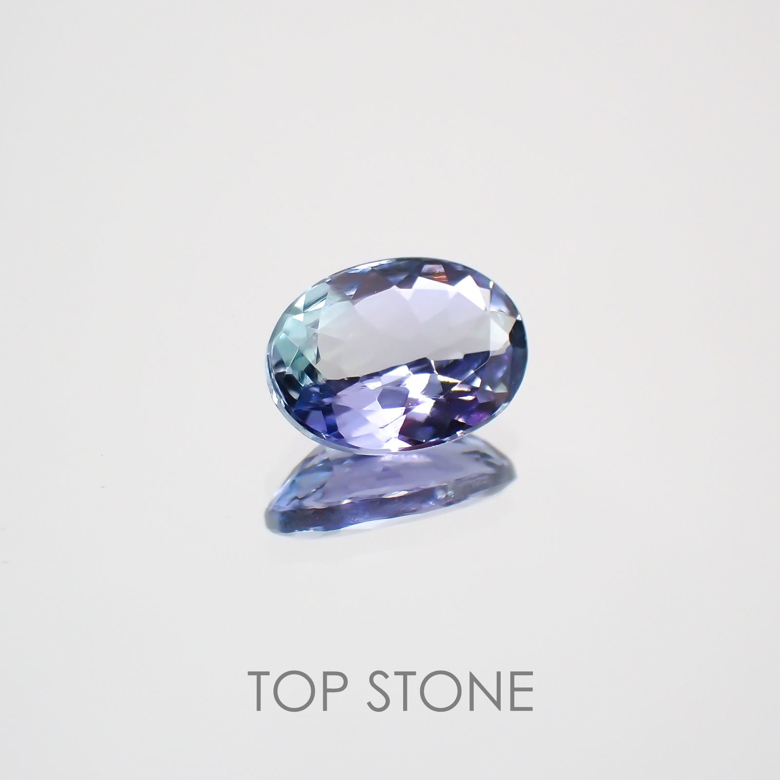 パーティーカラータンザナイト タンザニア産 ルース 0.81ct[210410409]6.9×5.1mm前後