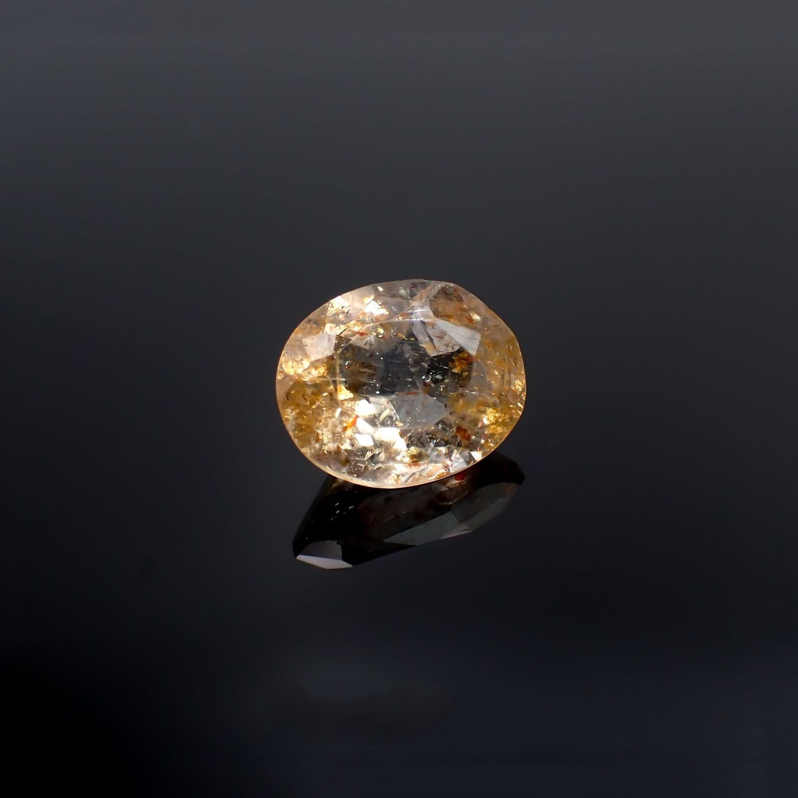 イリュージョンサンストーン インド産 1.65ct / 8.7x6.9mm前後 [221219258]