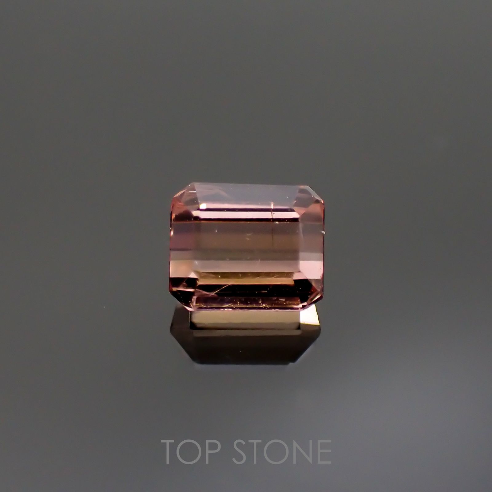ローズピンクトルマリン(宝石名ピンク・トルマリン)ブラジル/アフリカ産 0.58ct 識別済[220114862]4.9x4mm前後