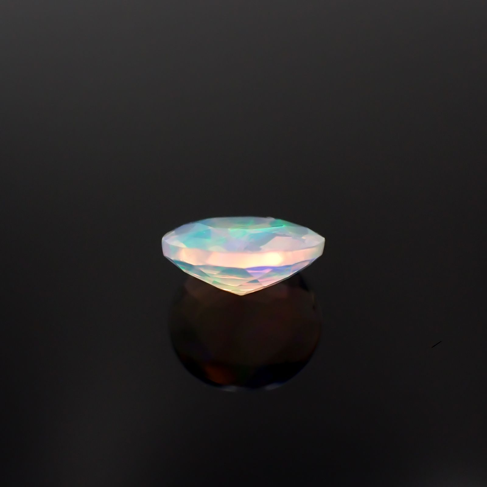 エチオピアオパール エチオピア産 0.52ct[230421406]6.8x6.7mm前後