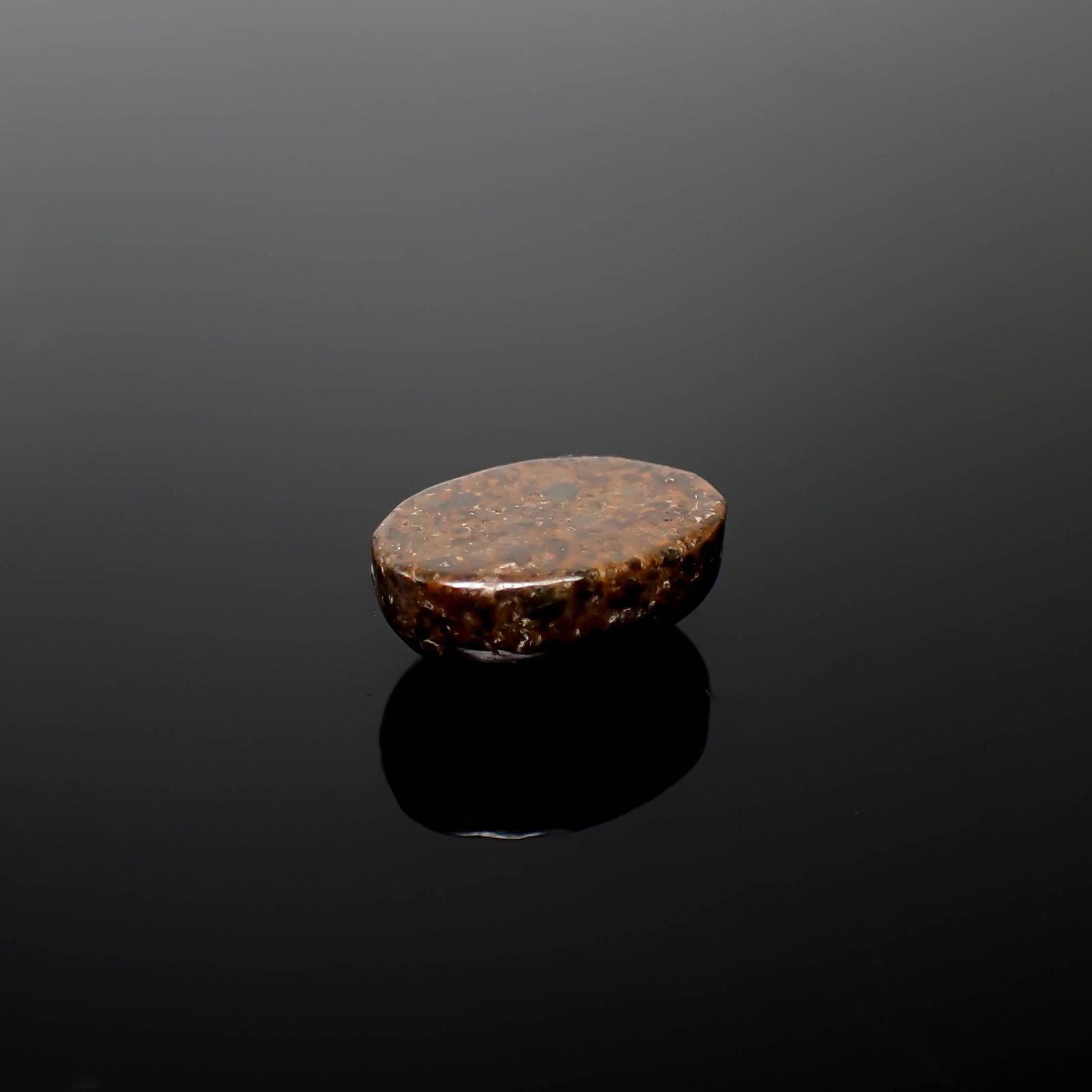 コンドライト隕石 発見地：アフリカ・サハラ砂漠 17.96ct [241029327]18.2x13.1mm前後