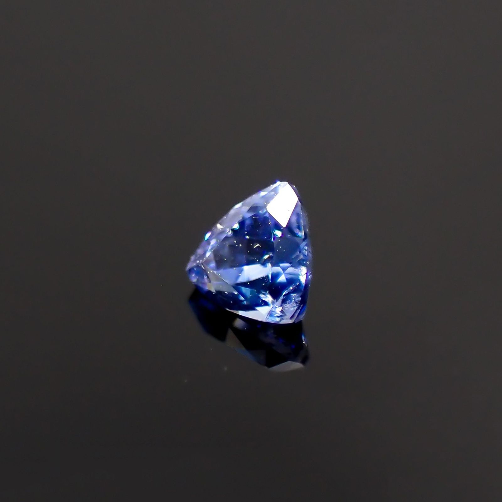 ベニトアイト アメリカ・カリフォルニア州産 0.071ct / 2.4x2.5mm前後 [260523212]