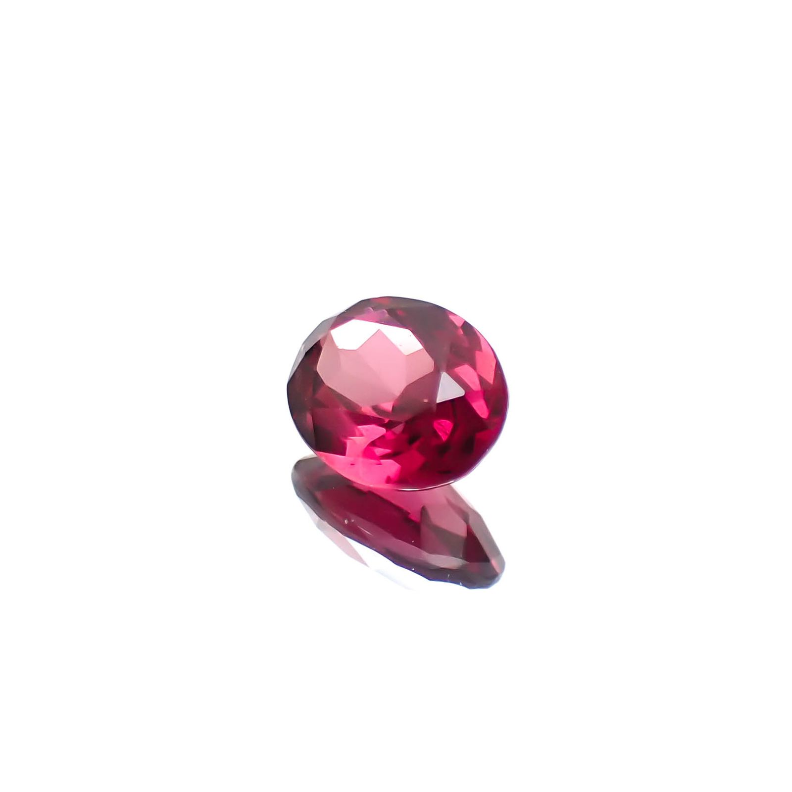 ロードライトガーネット(宝石名ロードライト・ガーネット)ブラジル産 1.55ct 識別済[250530363]8.2x6.2mm前後