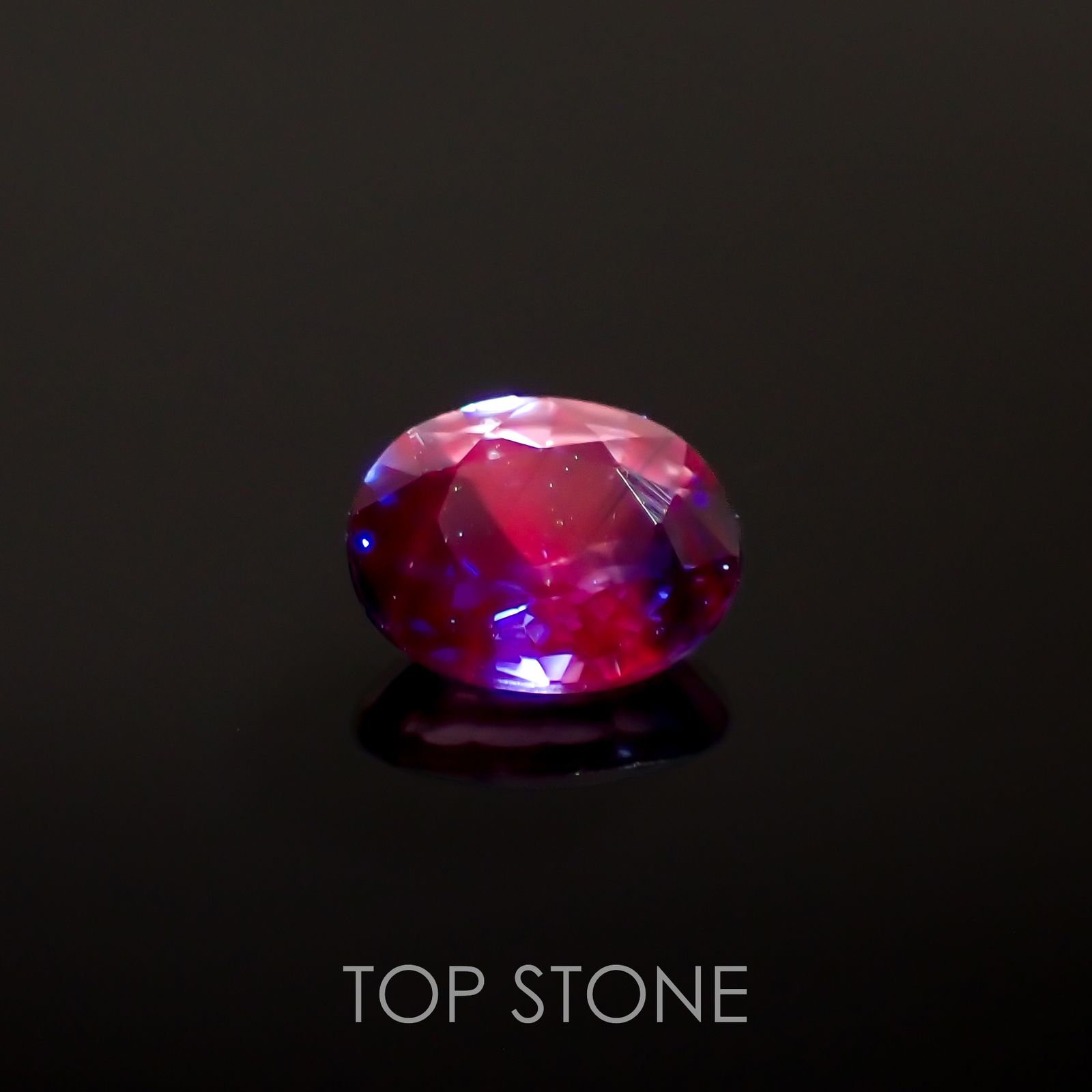 バイカラーサファイア(宝石名サファイア)マダガスカル/タンザニア産 0.31ct 識別済[230320905]4.5x3.5mm前後