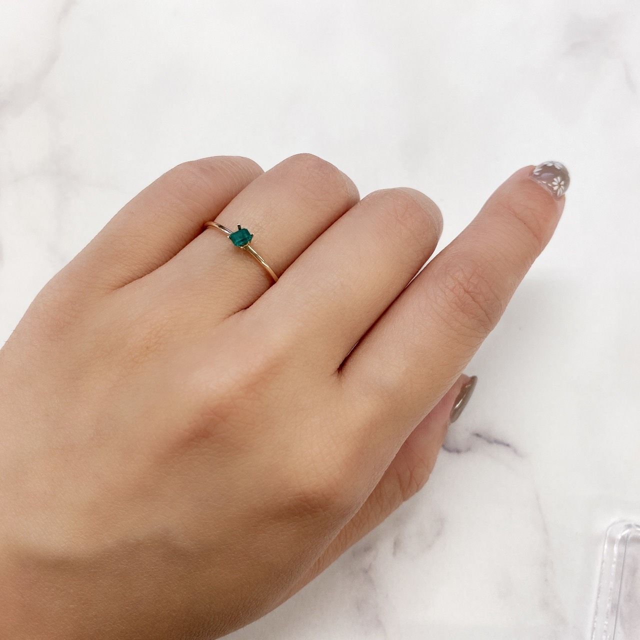 グリーンアパタイト(ノーブルモロキサイト)(宝石名アパタイト) マダガスカル産 0.32ct 識別済[210913151]4.6×4.5mm前後
