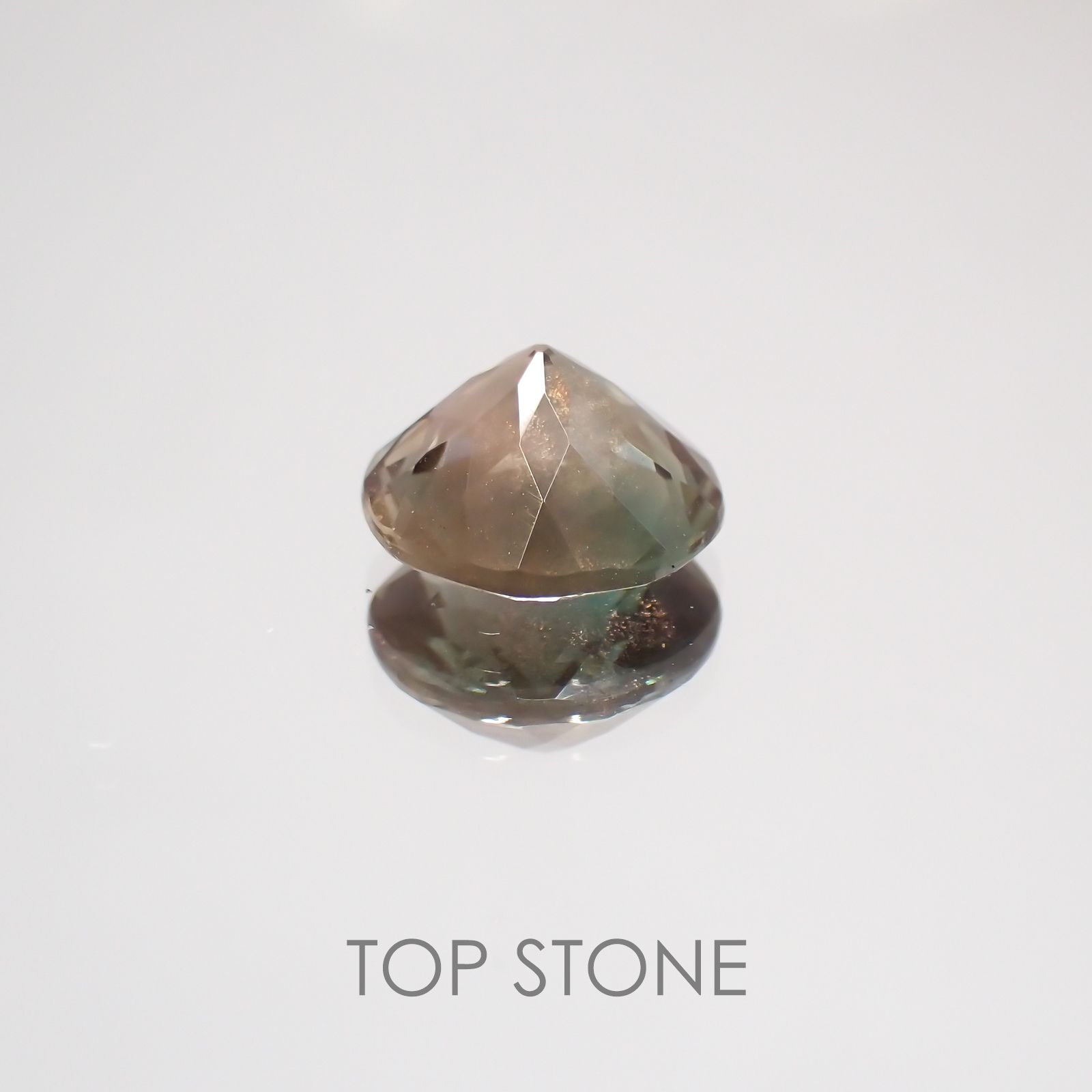 バイカラーオレゴンサンストーン アメリカ産 ルース 1.61ct[210310353]8.1×8mm前後