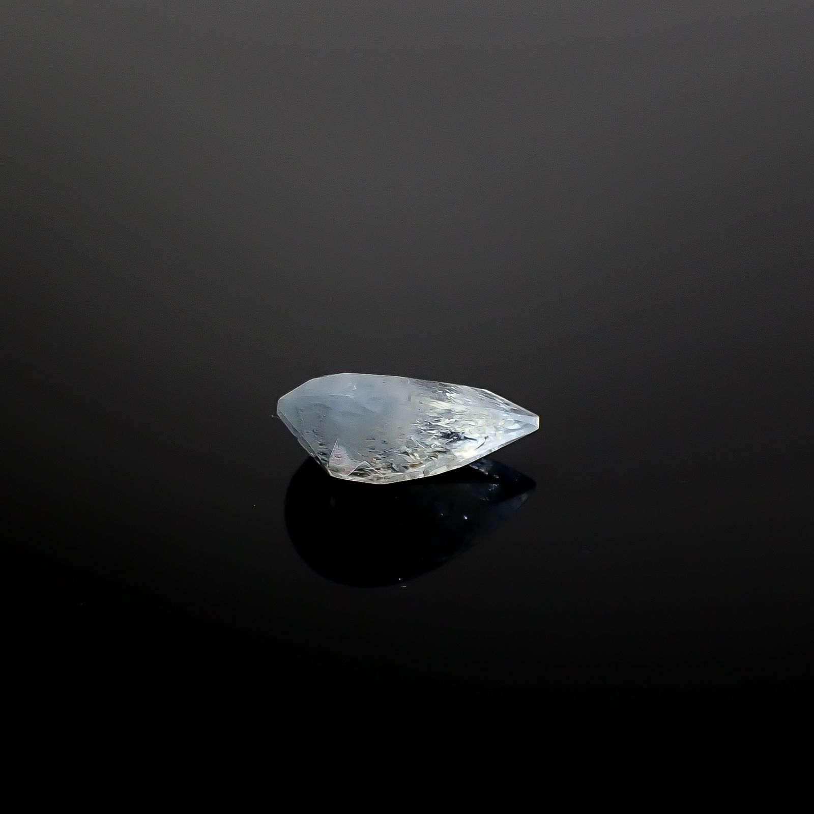 イリデッセンスアクアマリン ブラジル産 2.00ct [250730709]11.8x7.3mm前後