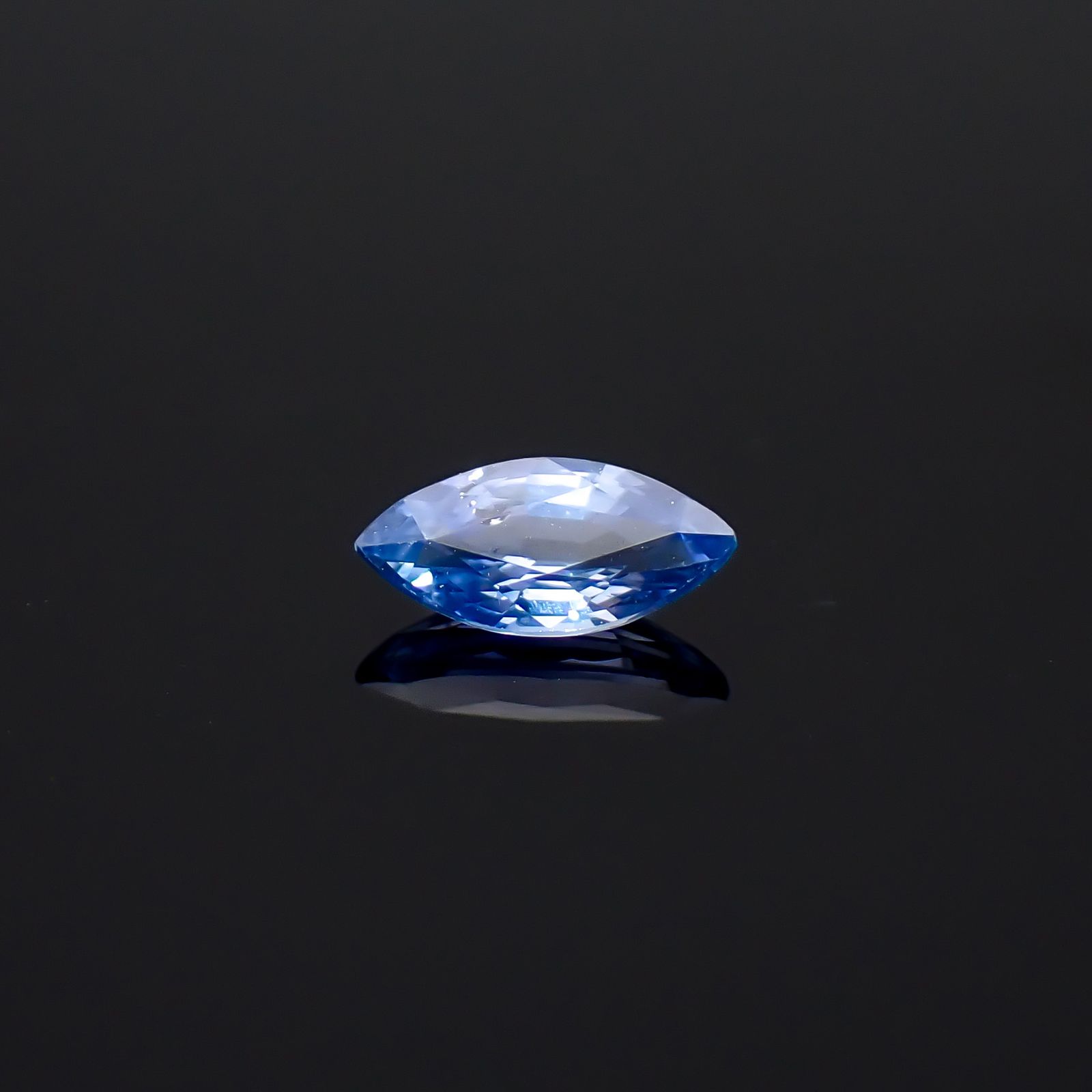 アイスブルーサファイア スリランカ/マダガスカル産 0.29ct / 6.1x3mm前後 [260632478]