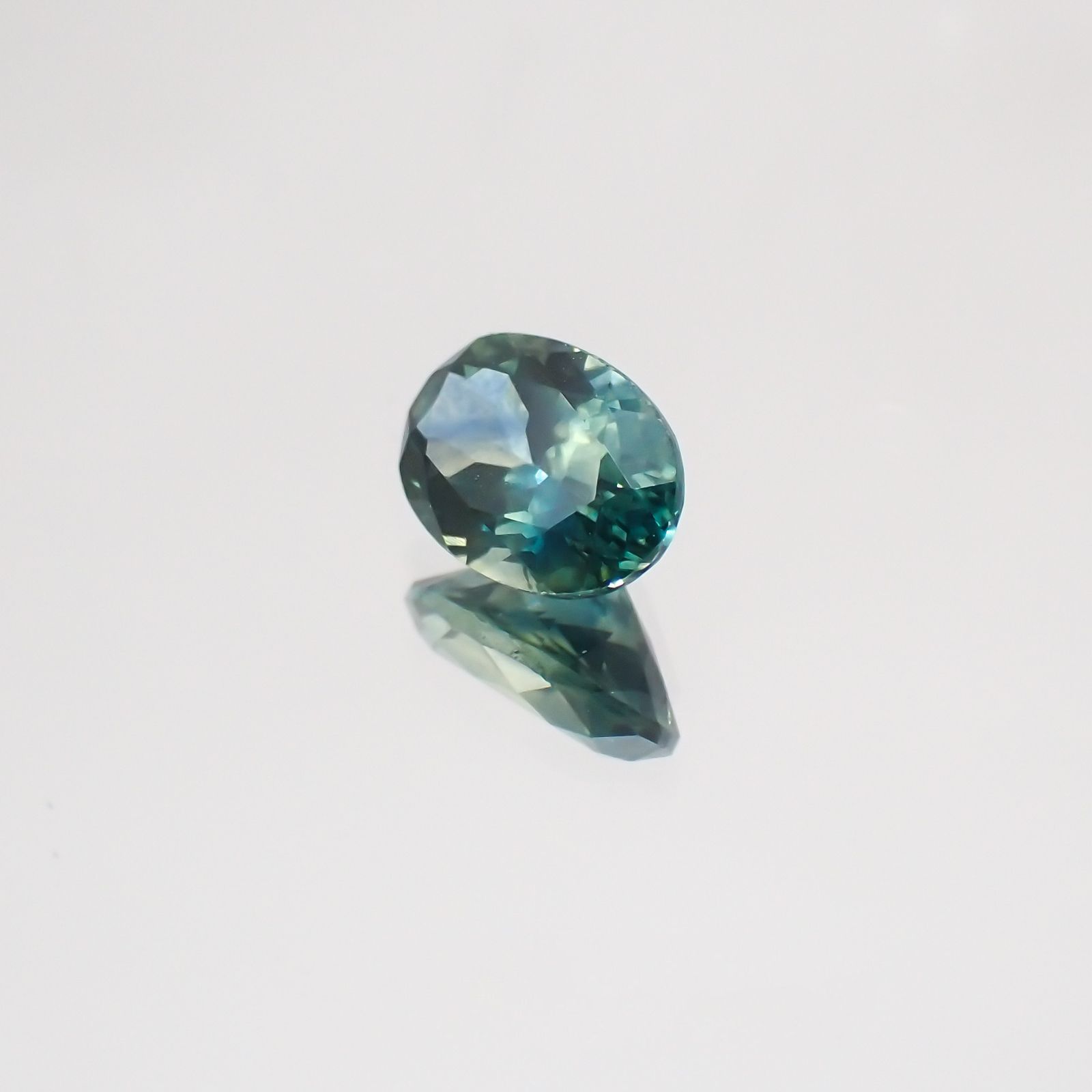 モンタナサファイア アメリカ産 ルース 0.78ct[20129306]6.5×4.5mm前後