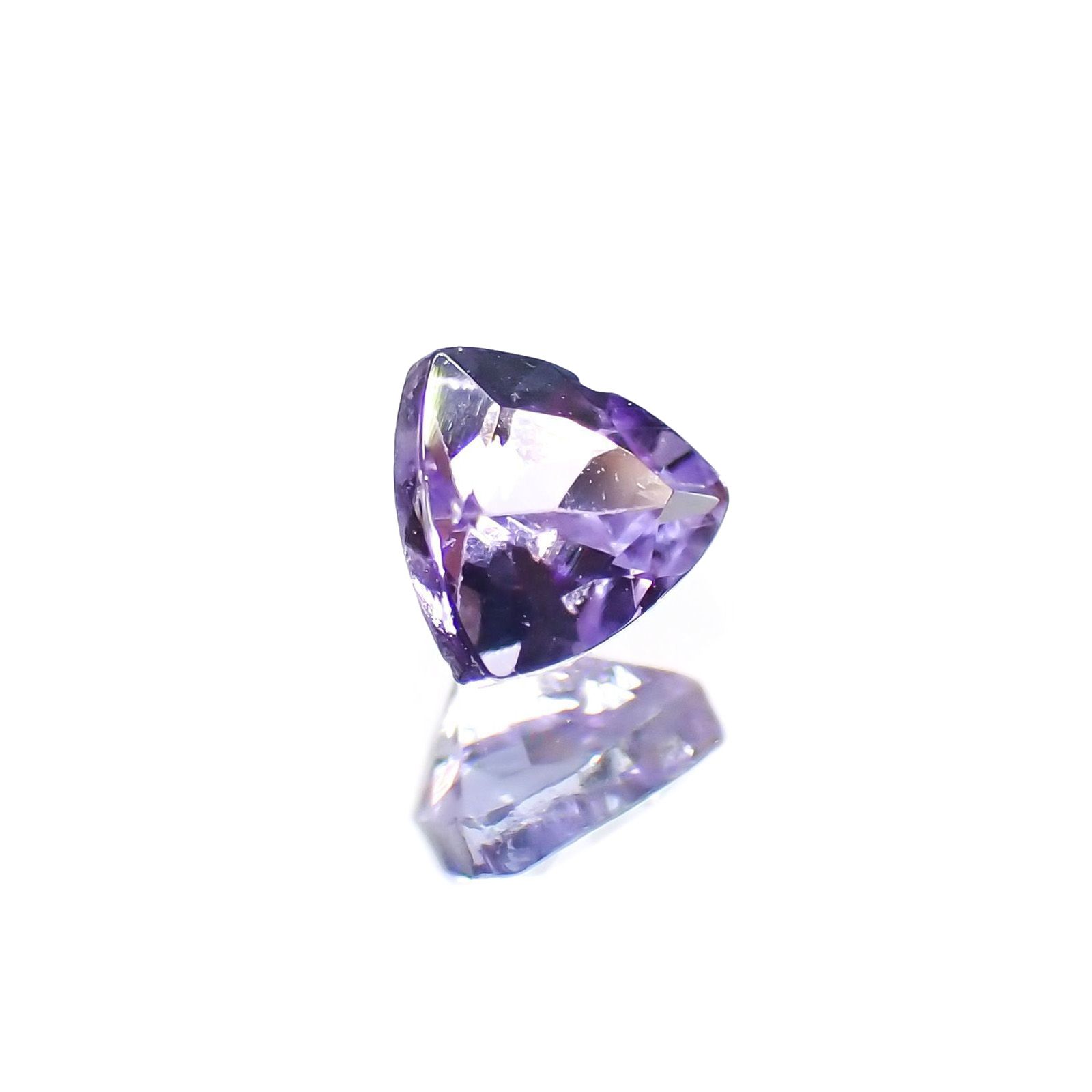 バイオレットゾイサイト(宝石名バイオレット・ゾイサイト)タンザニア産 識別済 0.29ct / 3.9x4mm前後 [220114948]