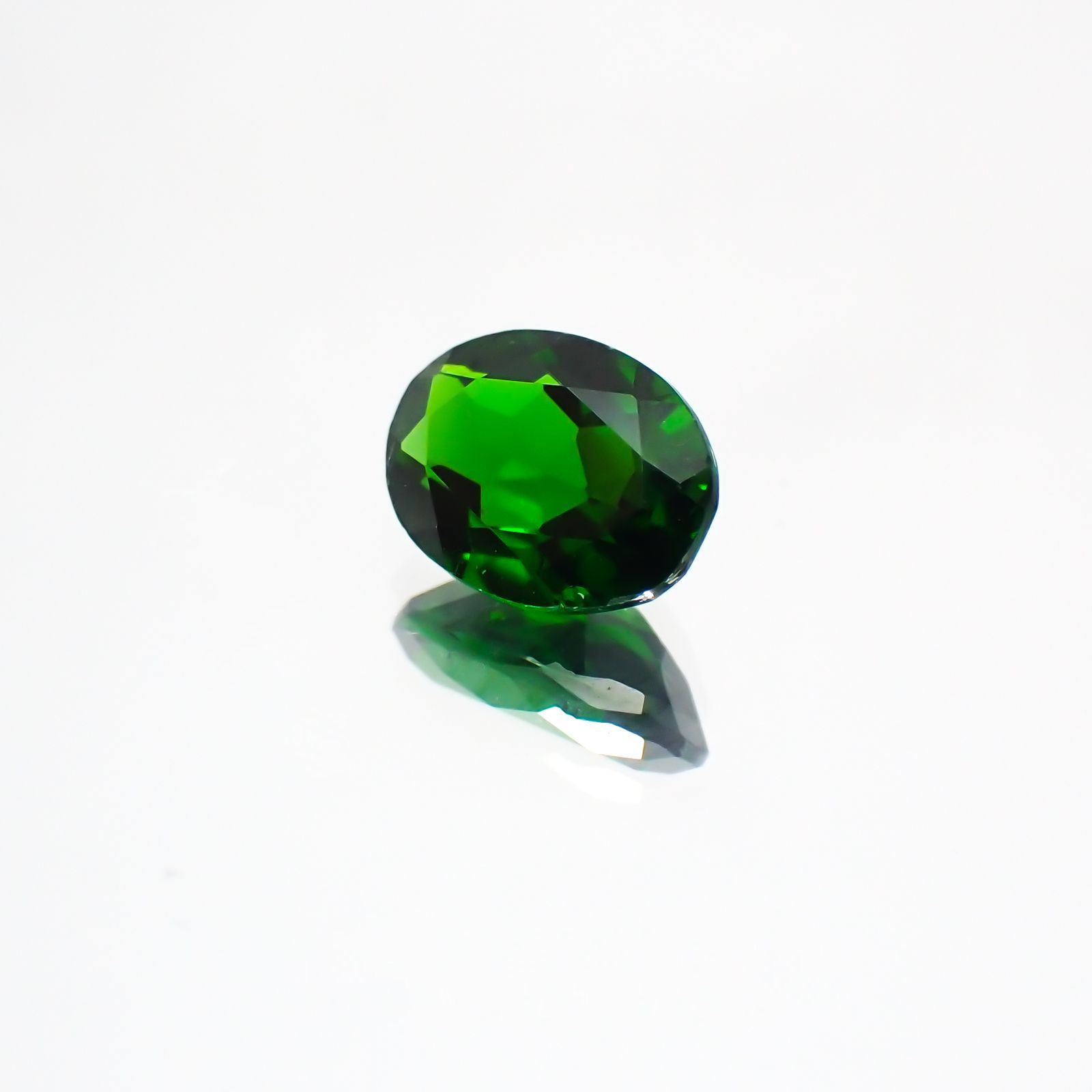 クロムダイオプサイド(宝石名クロム・ダイオプサイド)ロシア産 0.81ct 識別済[231124300]7x5.1mm前後