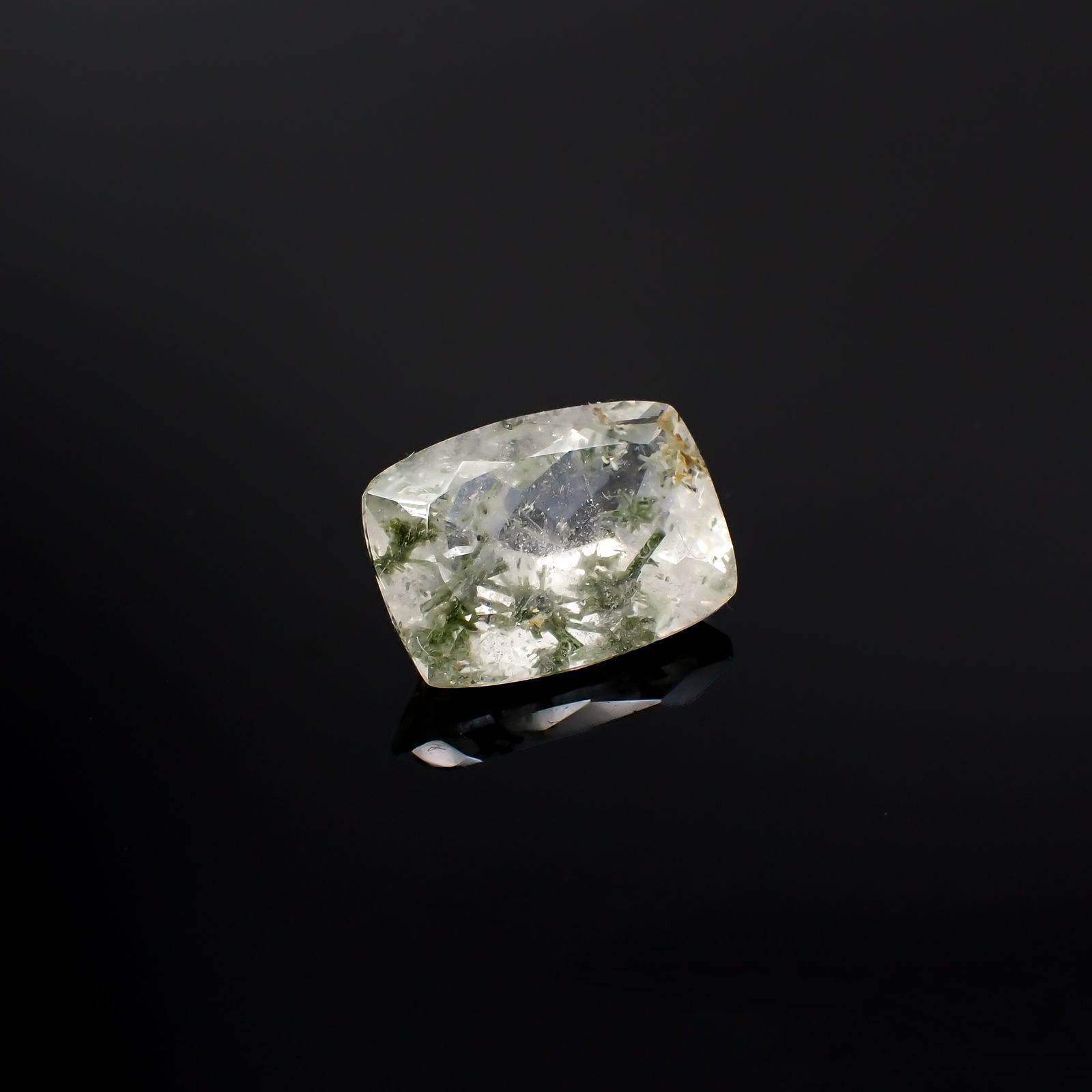 ヘデンベルジャイトインクォーツ インドネシア産 5.16ct [220917836]13.2x9.6mm前後
