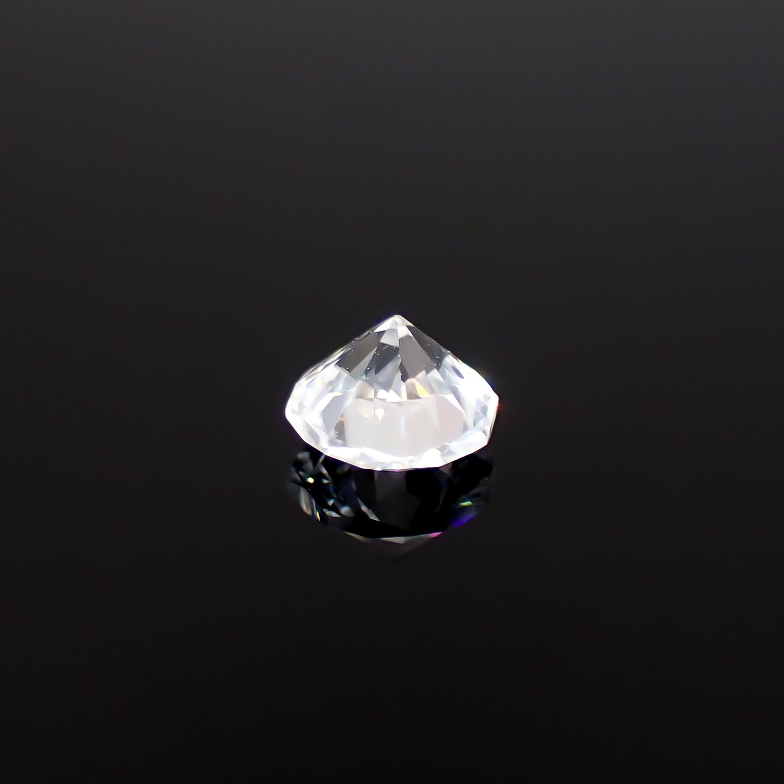 ◇オクタゴンカット◇カラーレスジルコン(宝石名ホワイト・ジルコン)スリランカ/カンボジア産 識別済 0.81ct / 4.9x4.8mm前後 [251231383]