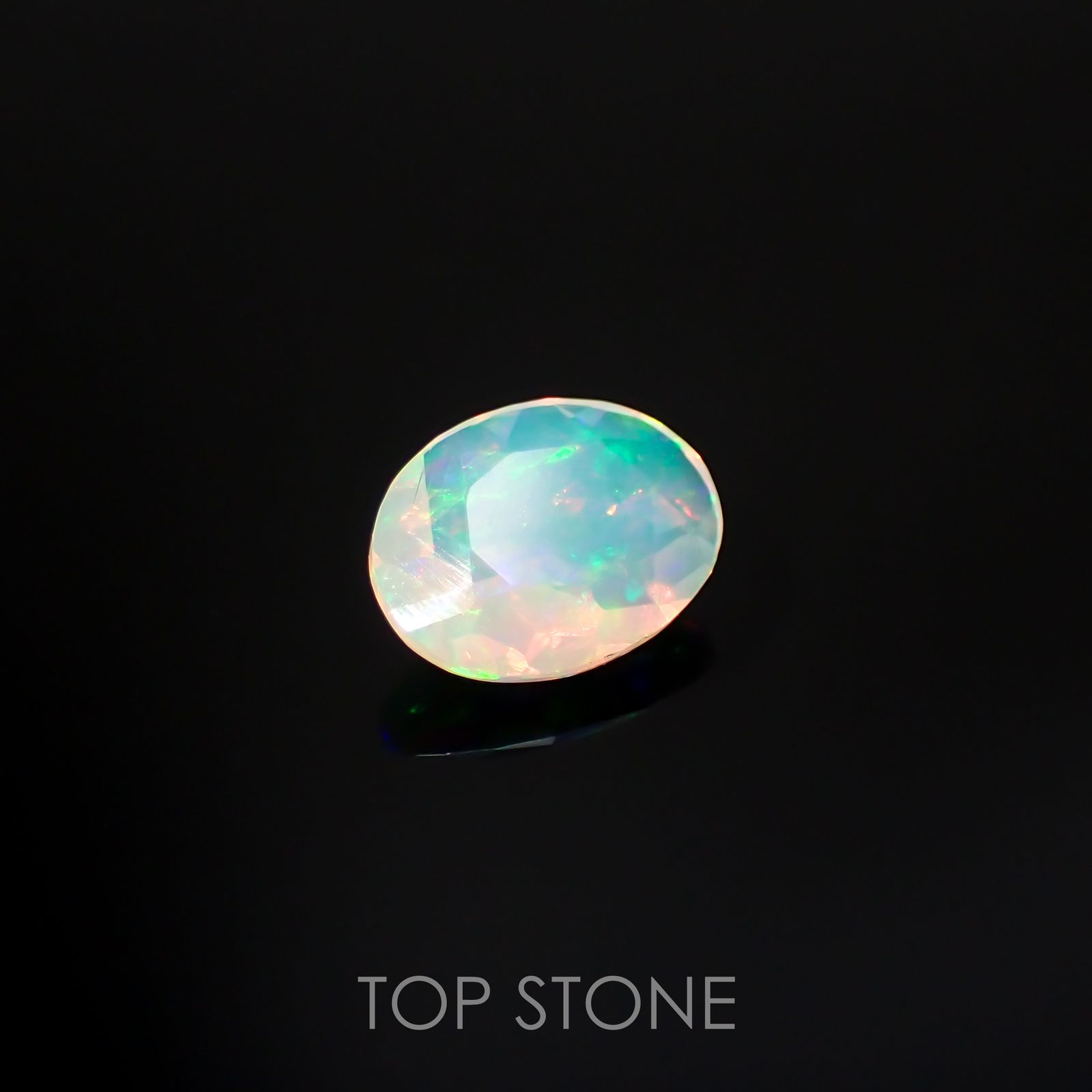 エチオピアオパール(宝石名オパール)エチオピア産 0.62ct 識別済[220114788]8x6mm前後