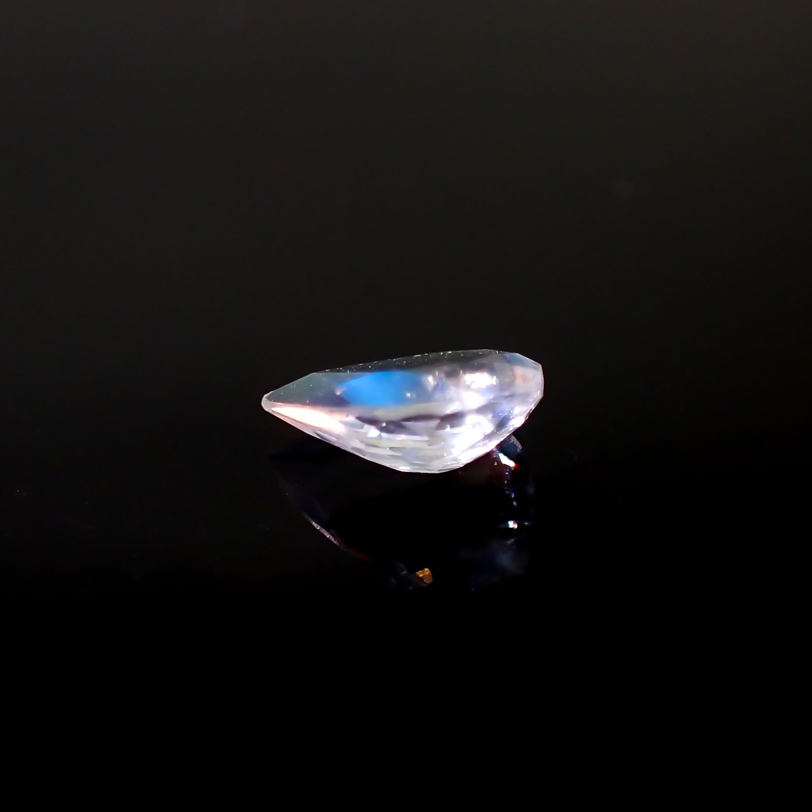 レインボームーンストーン インド・タミルナードゥ産 0.48ct[231224462]6.9x4.9mm前後
