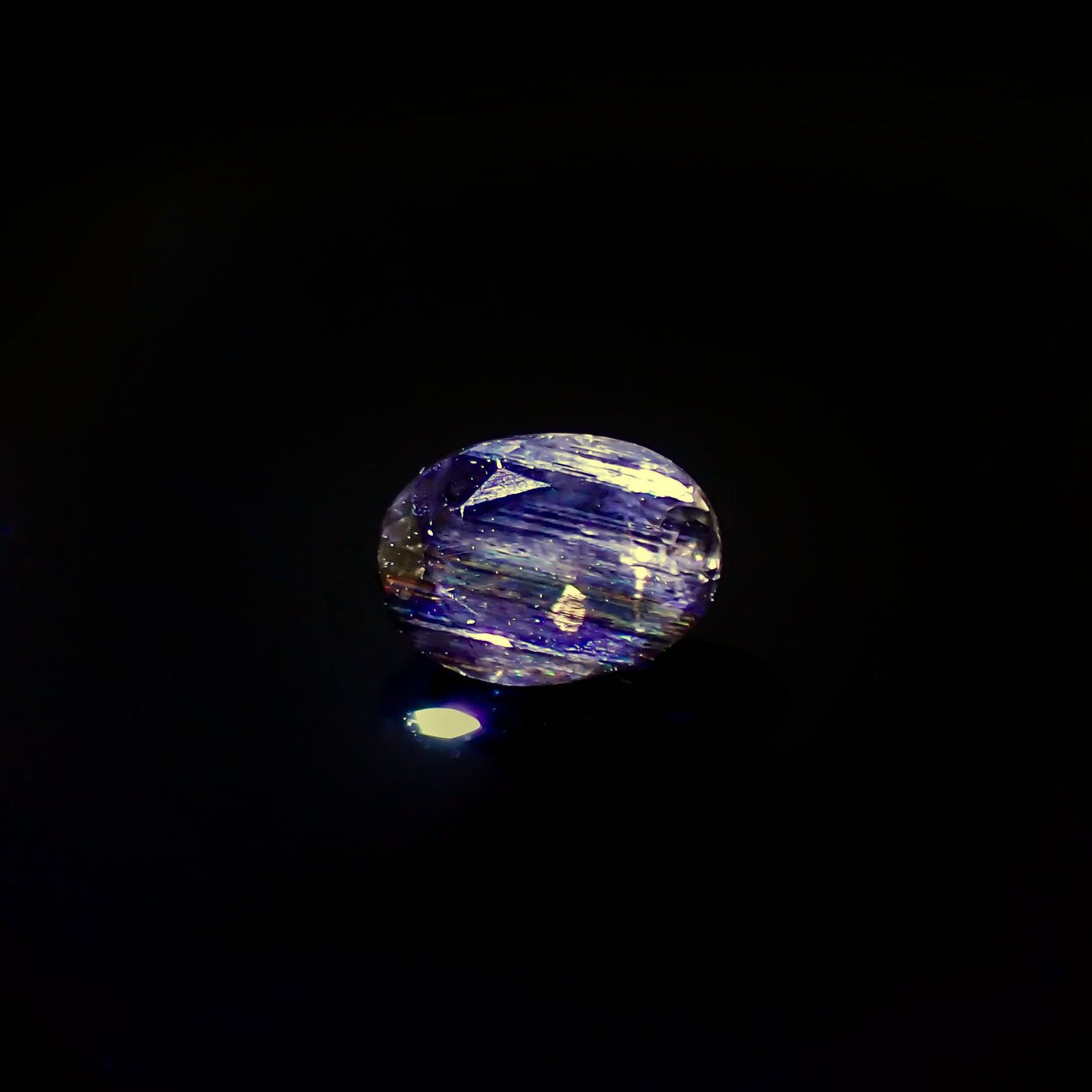 レインボースキャポライト ブラジル産 0.71ct / 6.8x4.8mm前後 [260825057]
