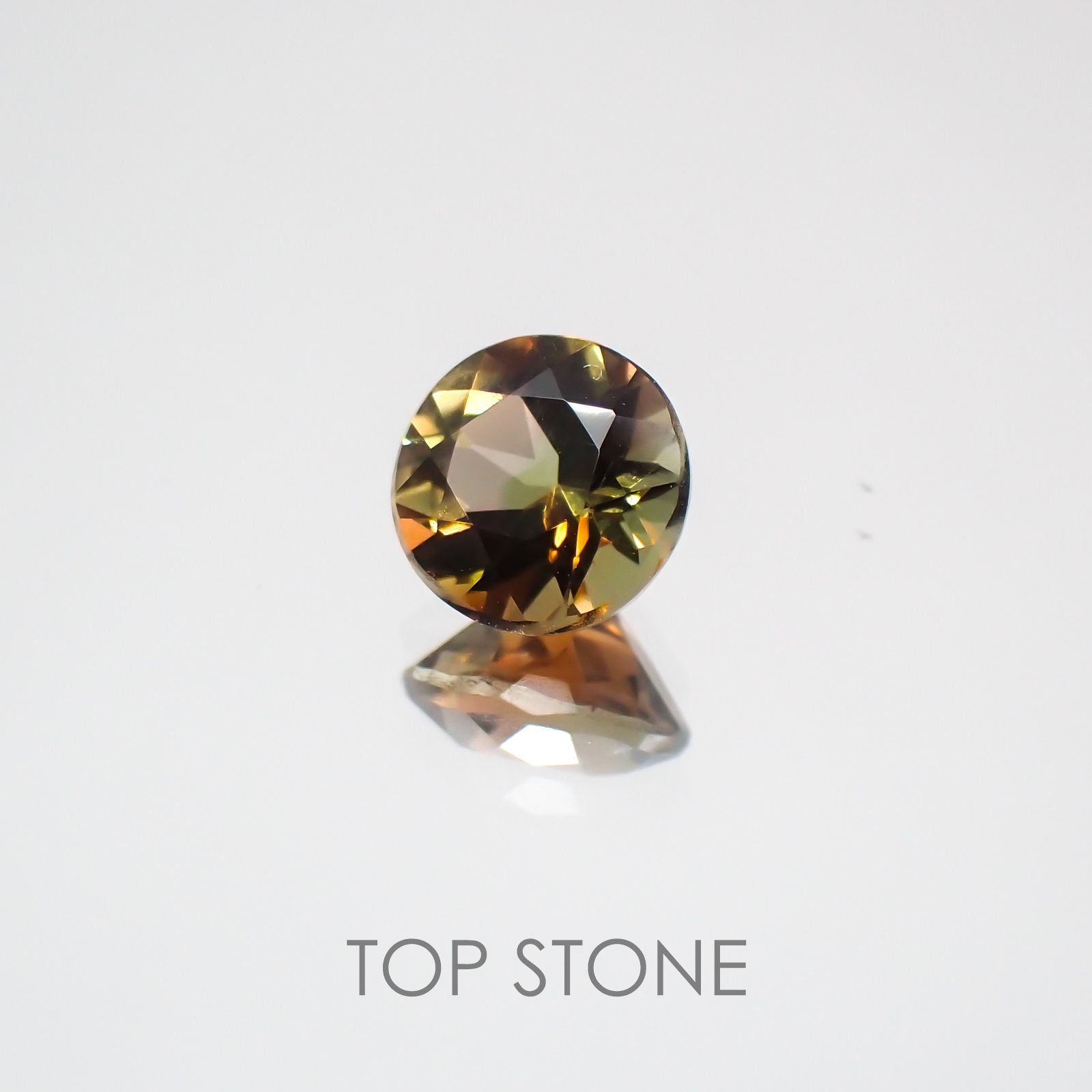 バイカラーアンダリュサイト スリランカ産 ルース 0.49ct[21059873]4.9×4.9mm前後