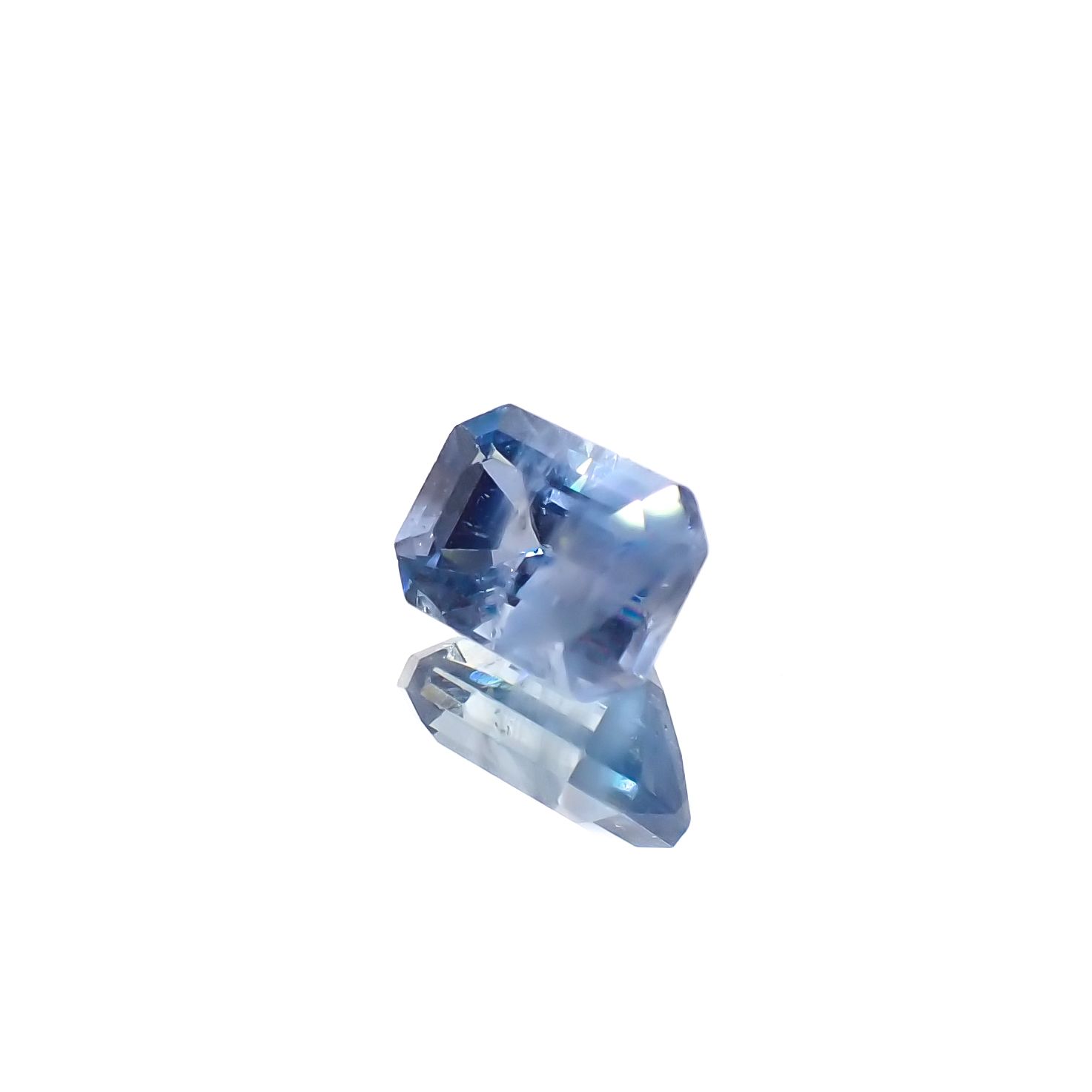 アパタイト フルオレッセンス ジンバブエ産 1.58ct[240527575]7.4x5.4mm前後