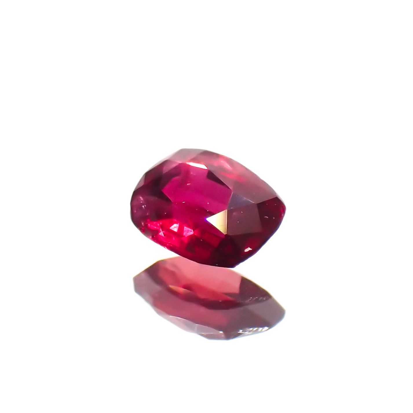 ルビー 非加熱 マダガスカル産 0.25ct[230622343]4.2x3.1mm前後