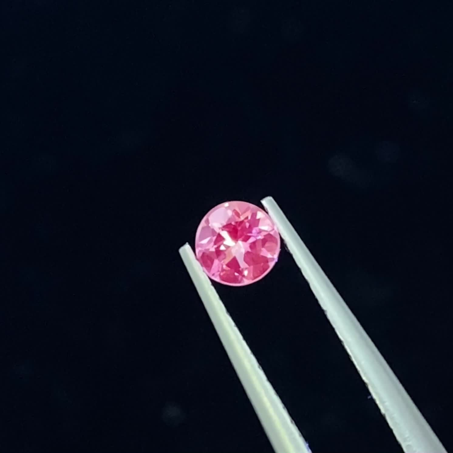 ピンクスピネル(宝石名ピンク・スピネル)タンザニア産 識別済 0.26ct