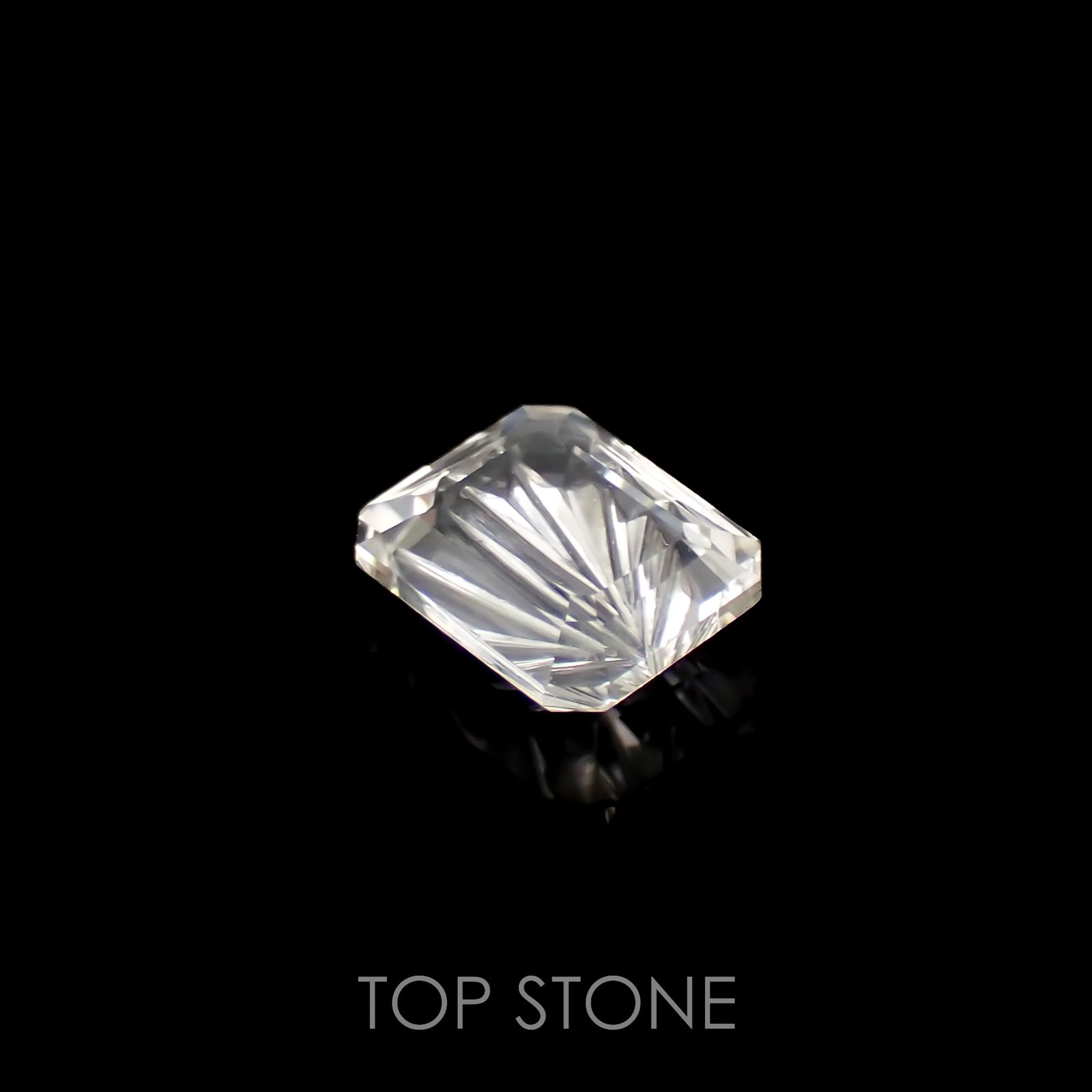 ◇甲州貴石切子Plus Three◇フェナカイト カード付き(宝石名フェナカイト)ブラジル産 1.63ct 識別済[221018580]7.8x6.5mm前後